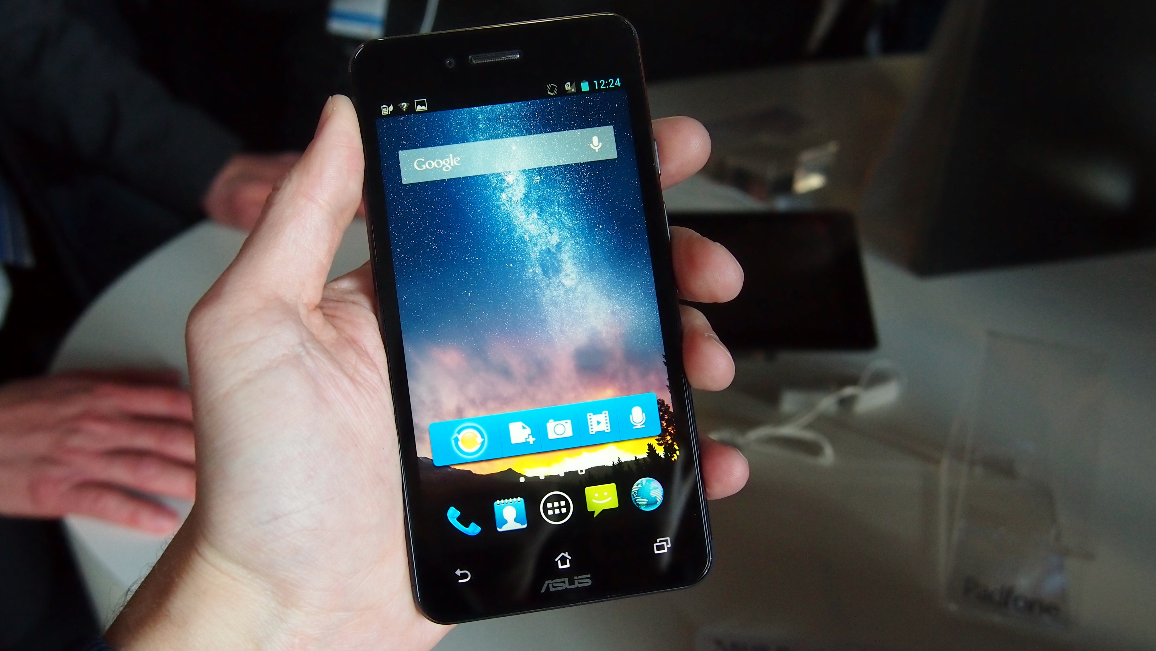 Asus PadFone Infinity Resim 3