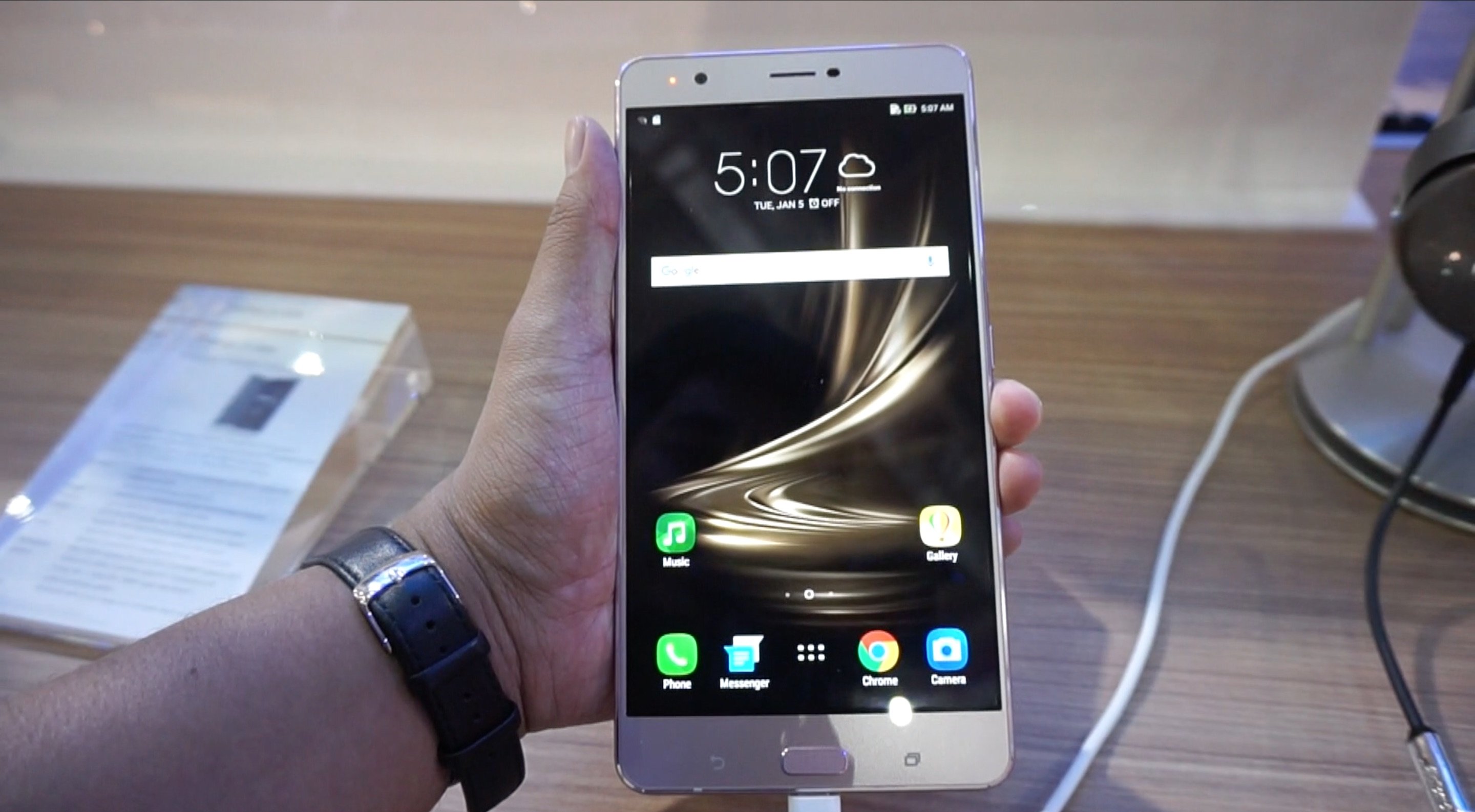 Asus Zenfone 3 Ultra ZU680KL Resim 5