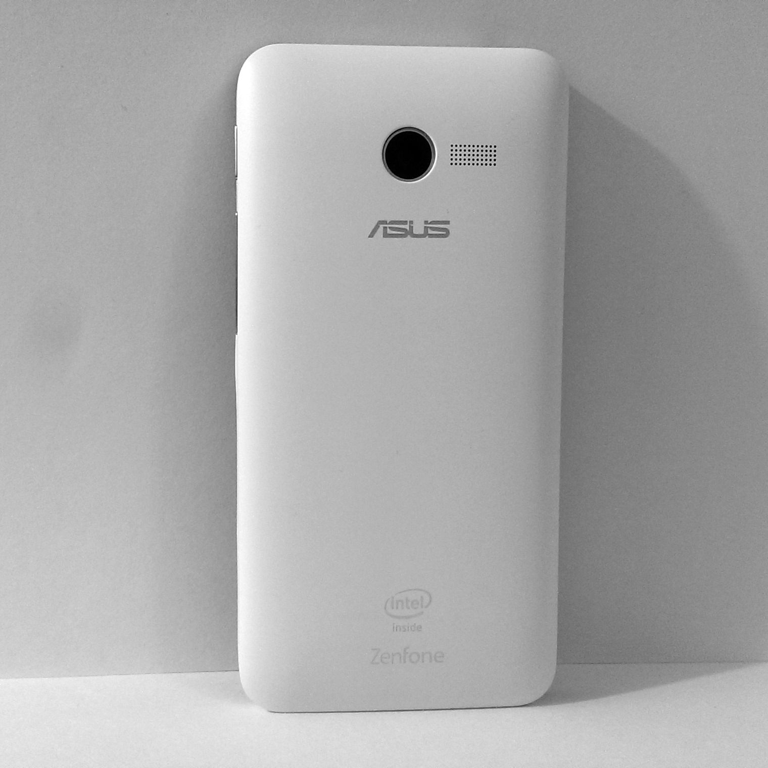 Asus Zenfone 4 (2014) Resim 3