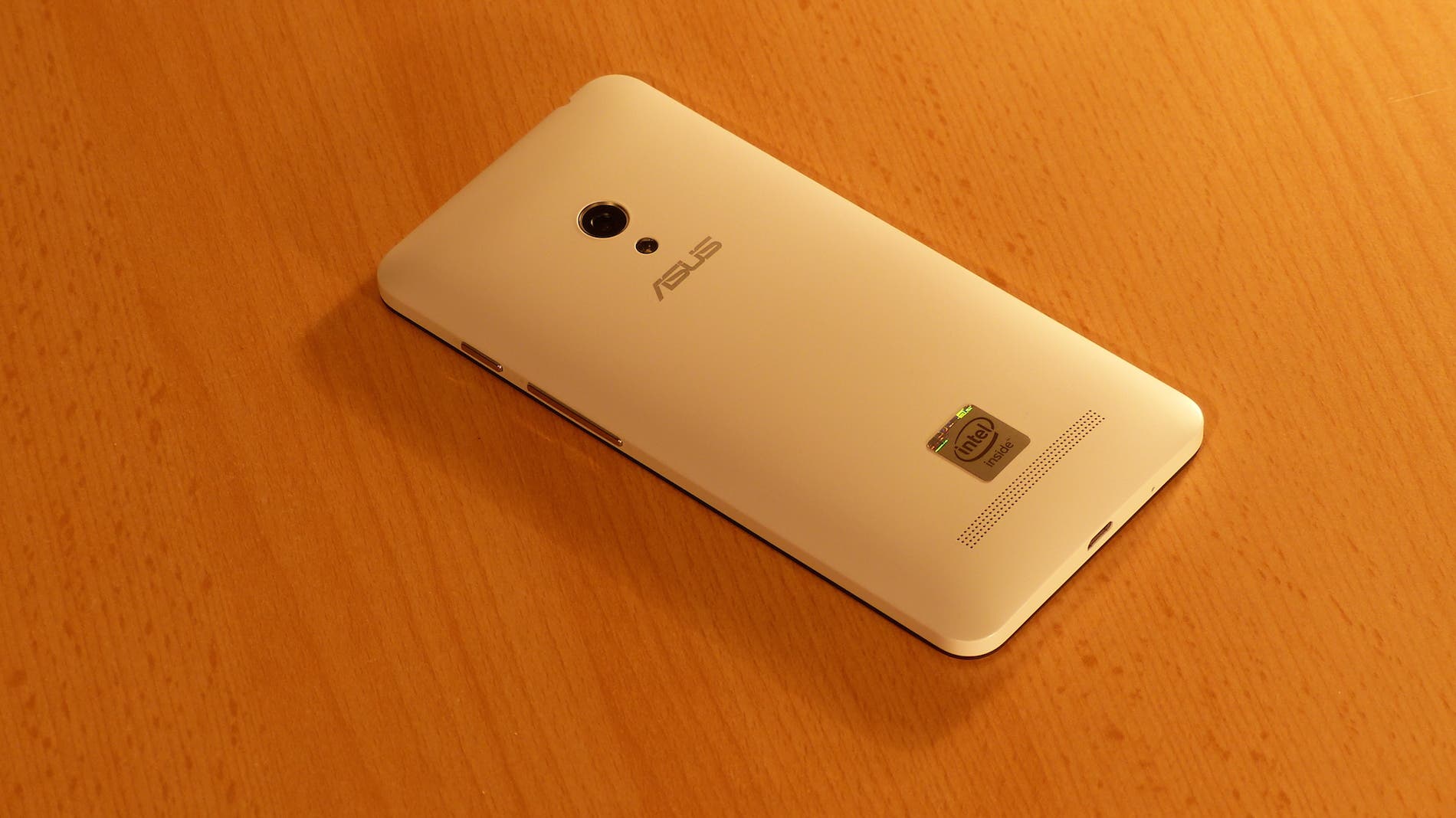 Asus Zenfone 5 A500CG (2014) Resim 2