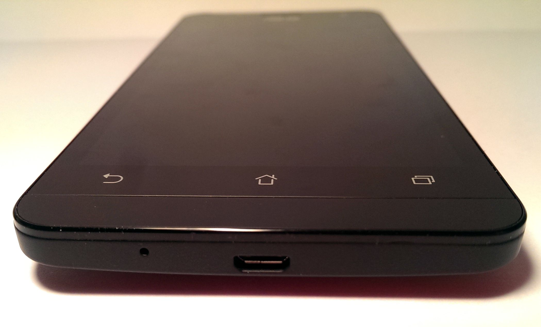 Asus Zenfone 5 A500KL (2014) Resim 4