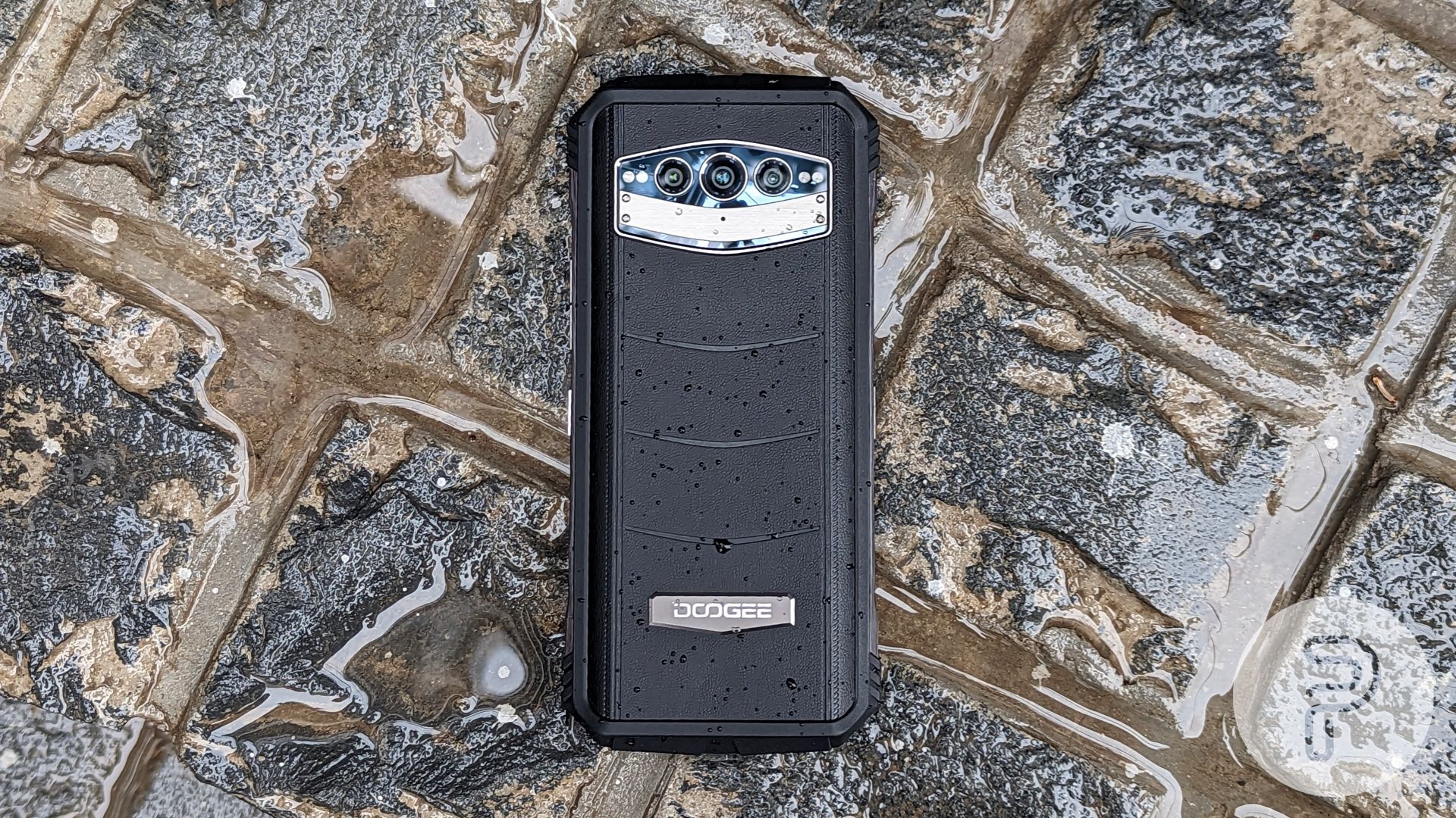 Doogee V30 Resim 2