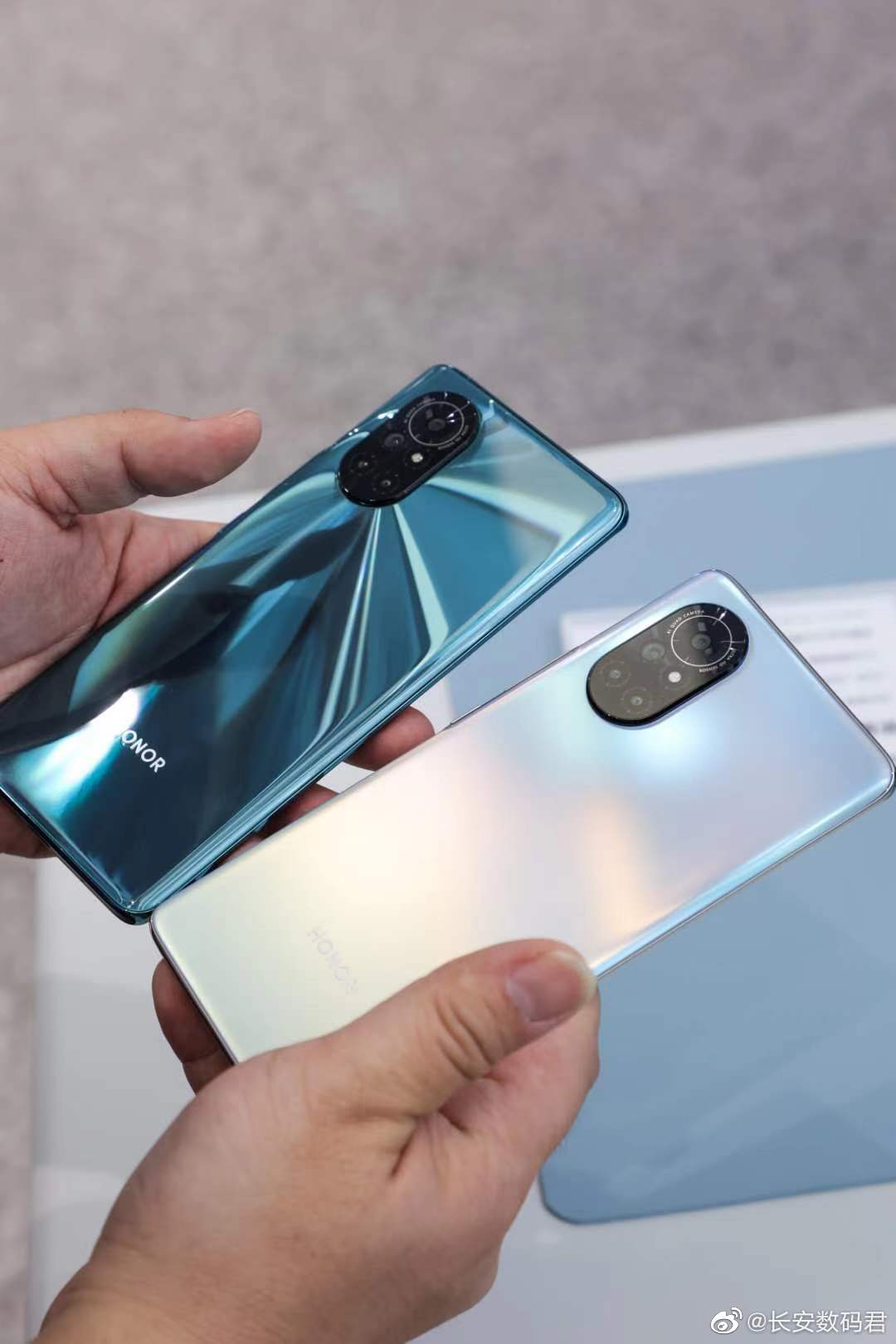 Honor V40 Lite Resim 2