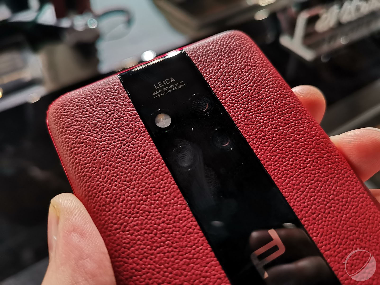 Huawei Mate 20 RS Porsche Design Resim 2