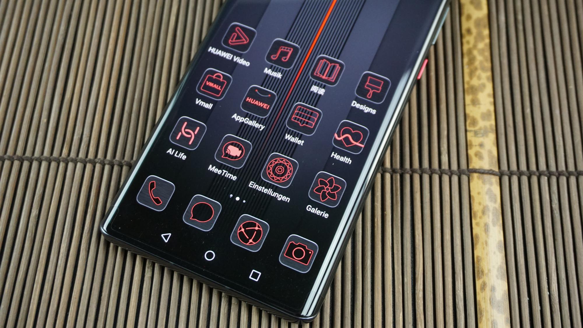 Huawei Mate 40 RS Porsche Design Resim 3