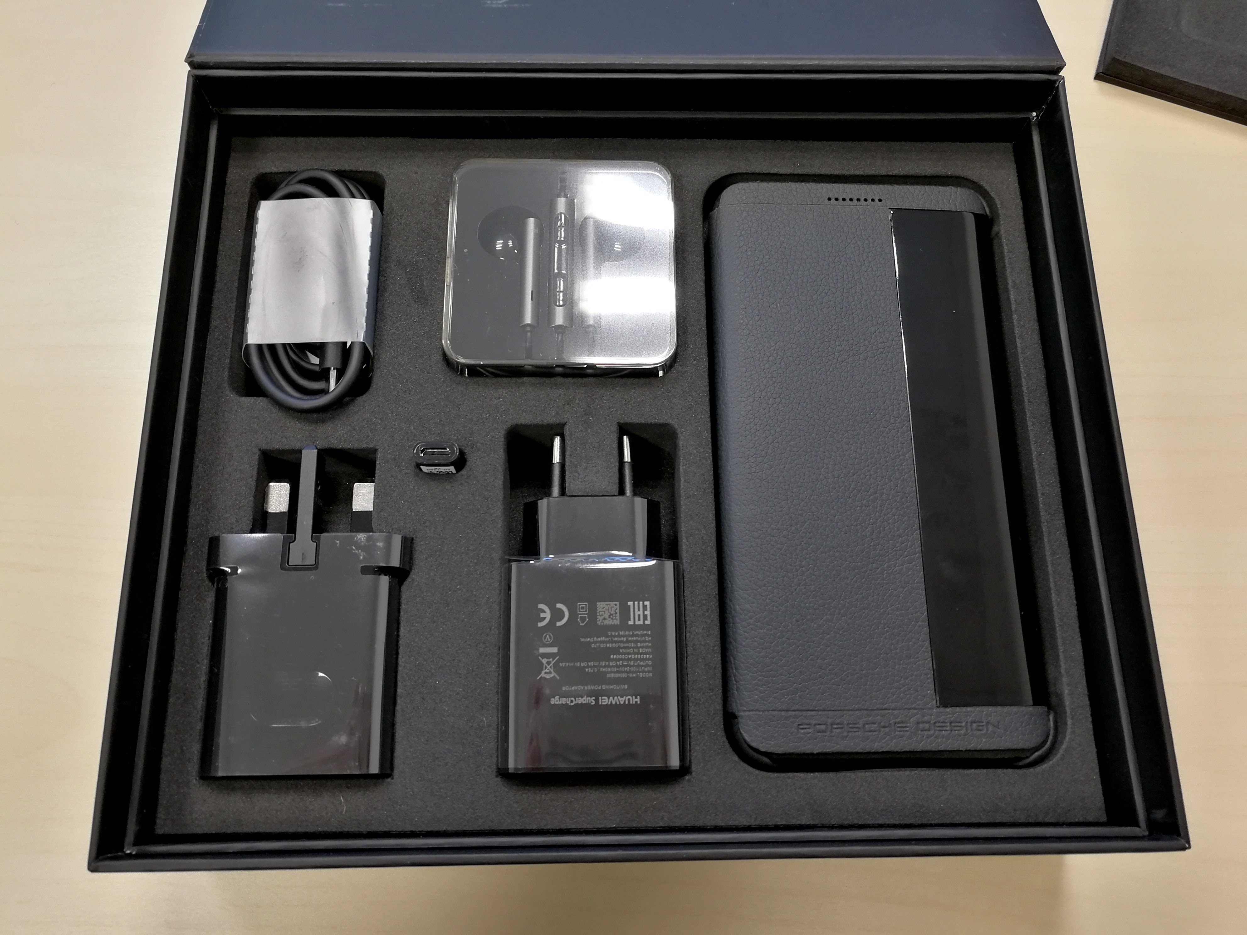 Huawei Mate 9 Porsche Design Resim 3