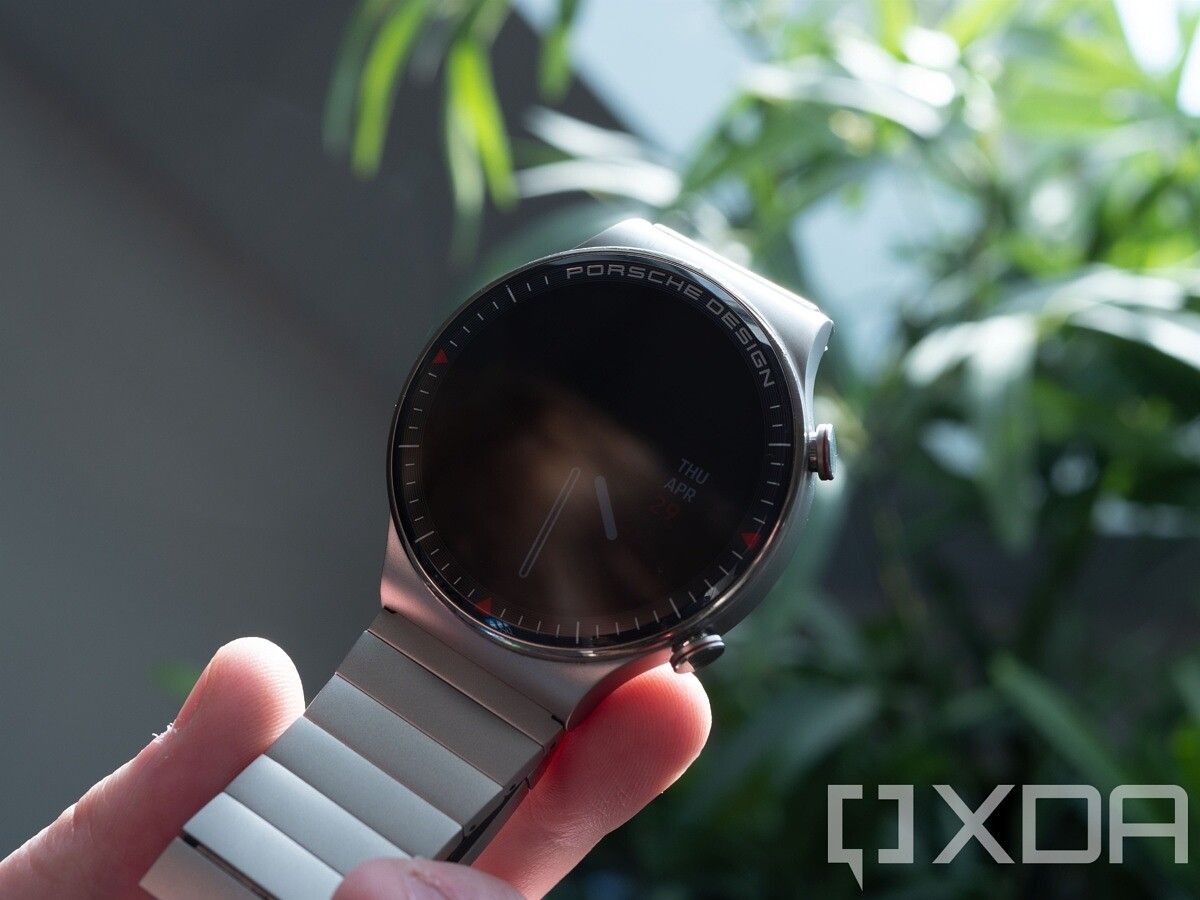 Huawei Watch GT 2 Porsche Design Resim 3