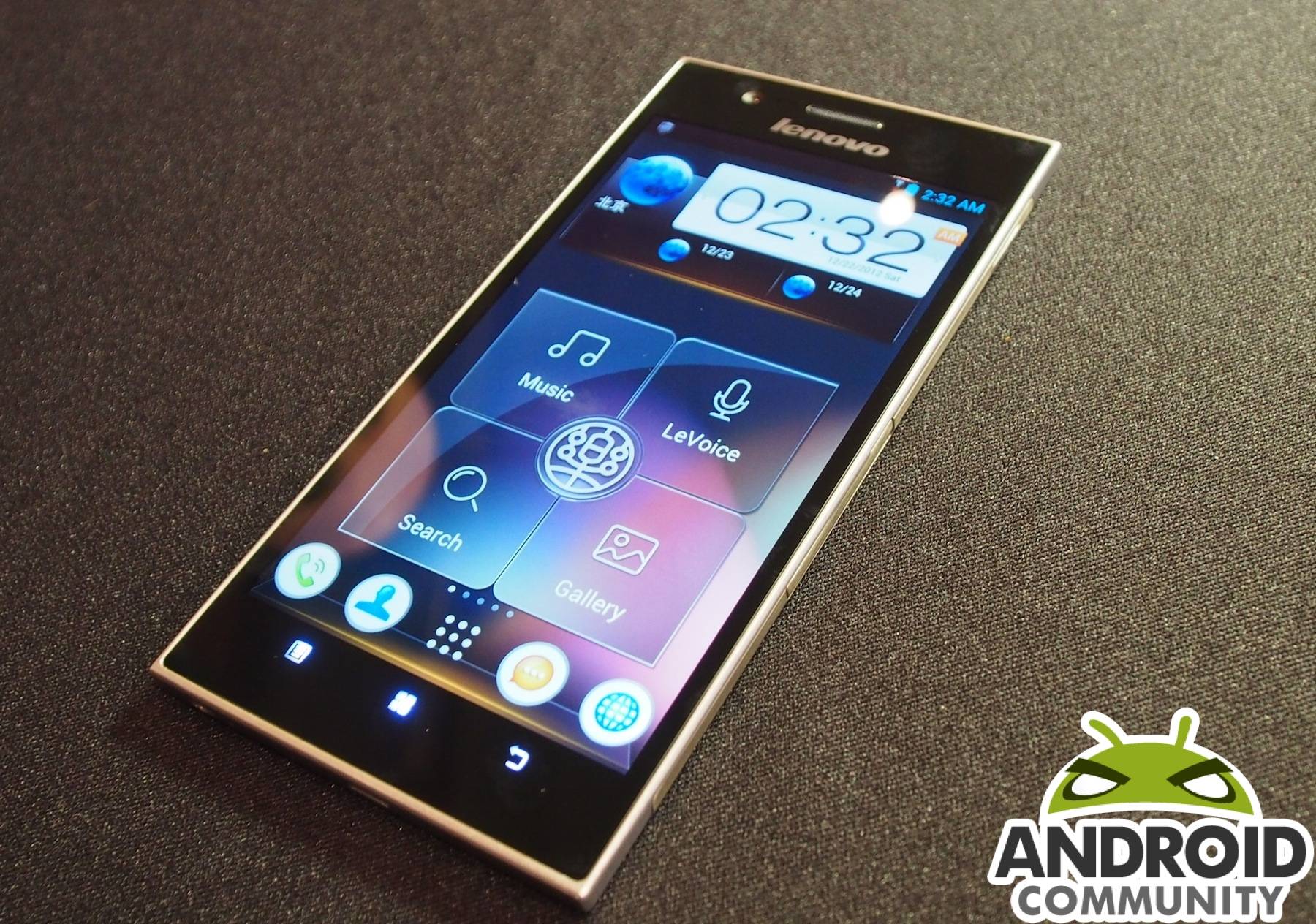 Lenovo K900 Resim 1