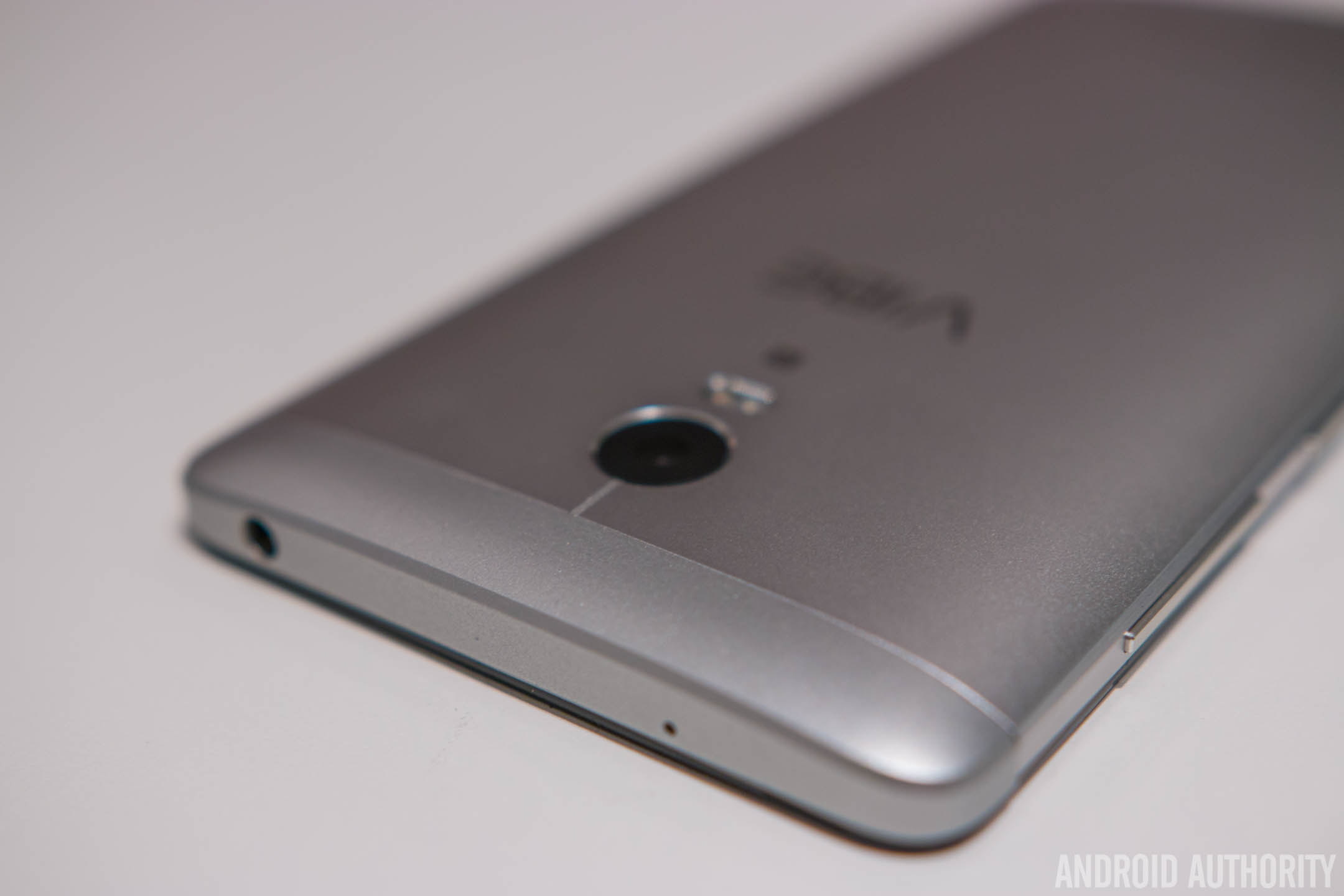 Lenovo Vibe P1 Turbo Resim 3