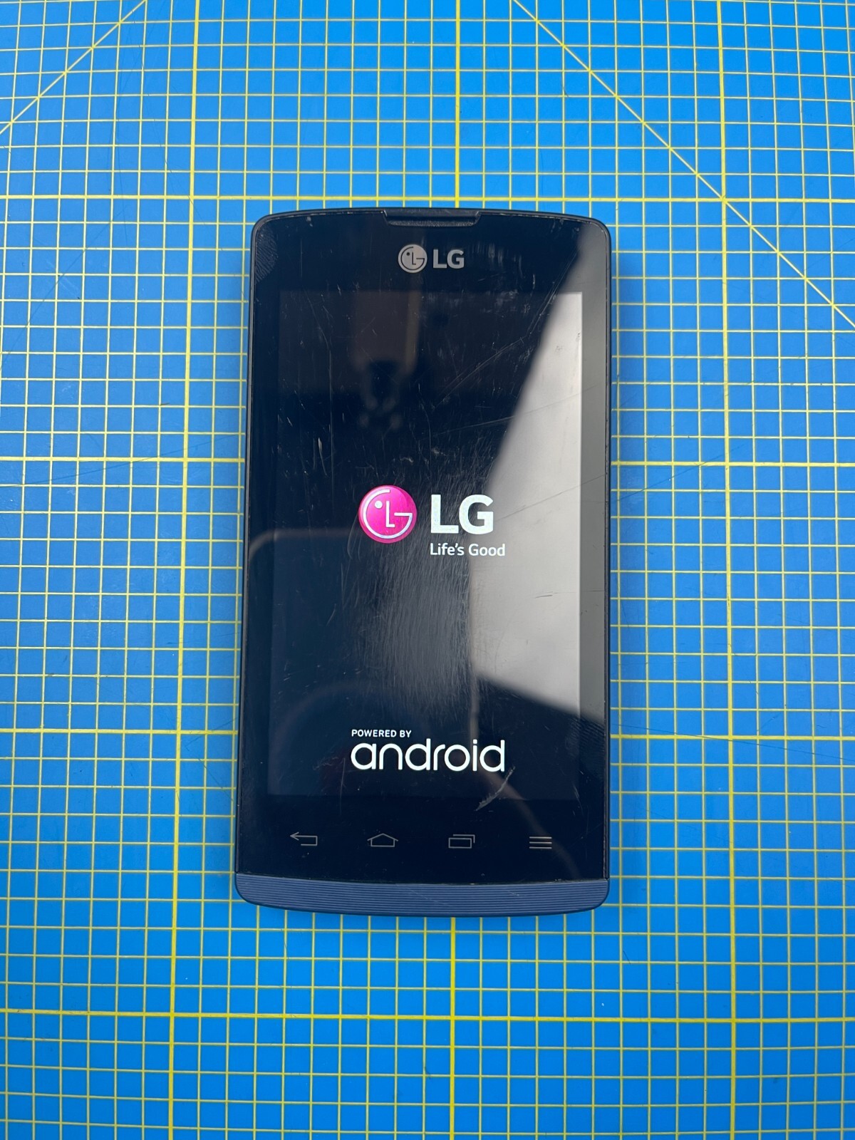 LG Joy Resim 2