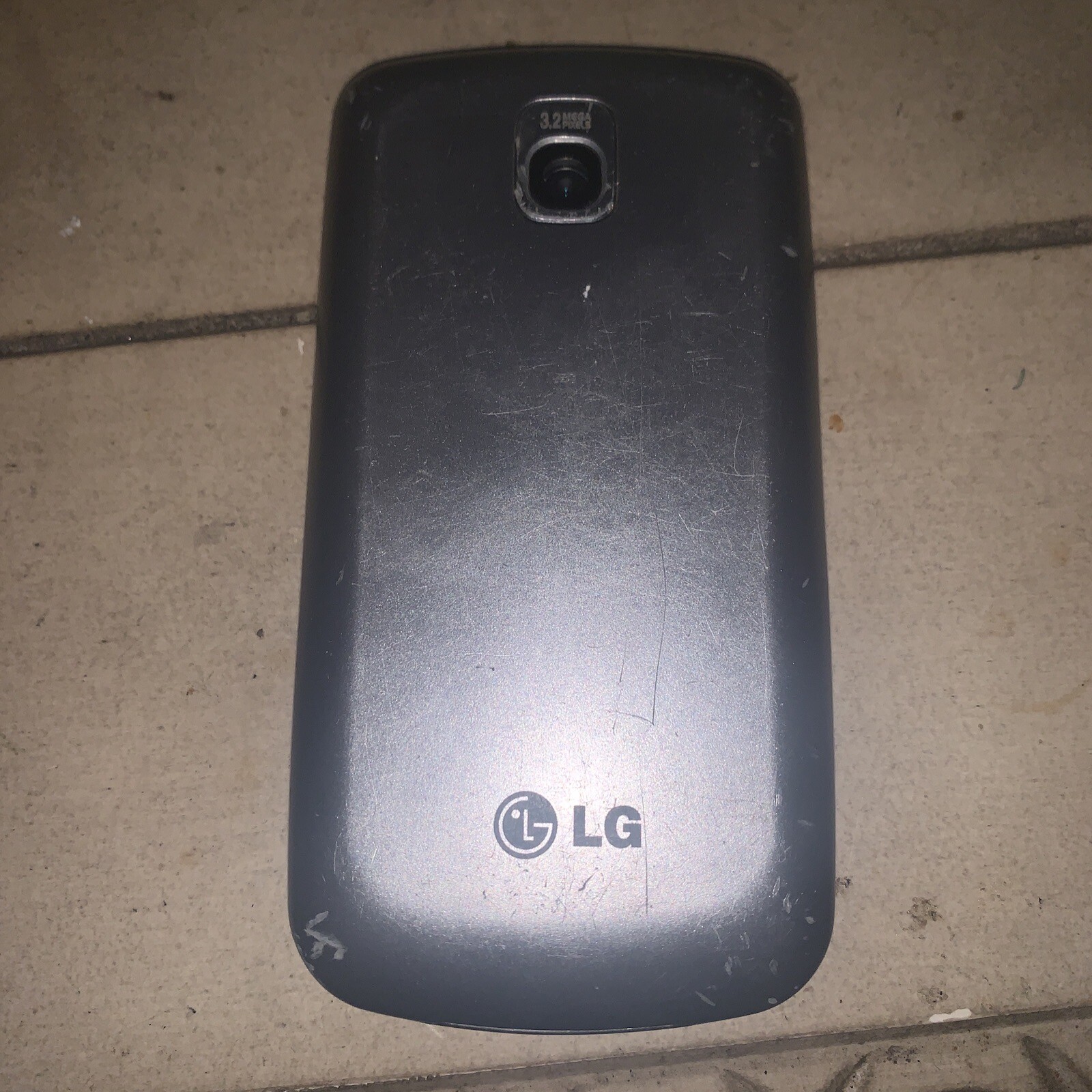 LG Thrive P506 Resim 3