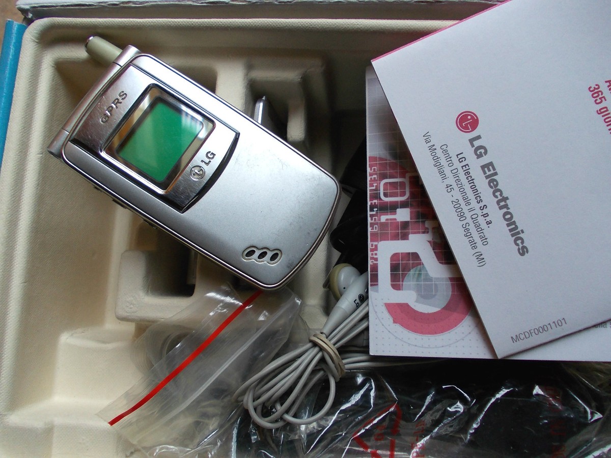 LG W7020