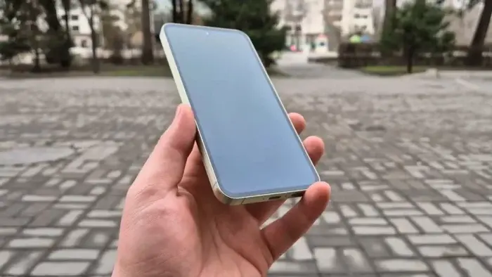 Bir Samsung Telefonu Daha One UI 7 Güncellemesini Alıyor