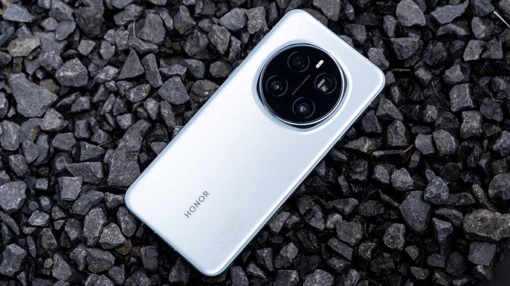 Honor Magic 8 Mini: Kompakt Bir Amiral Gemisi mi Geliyor? 1