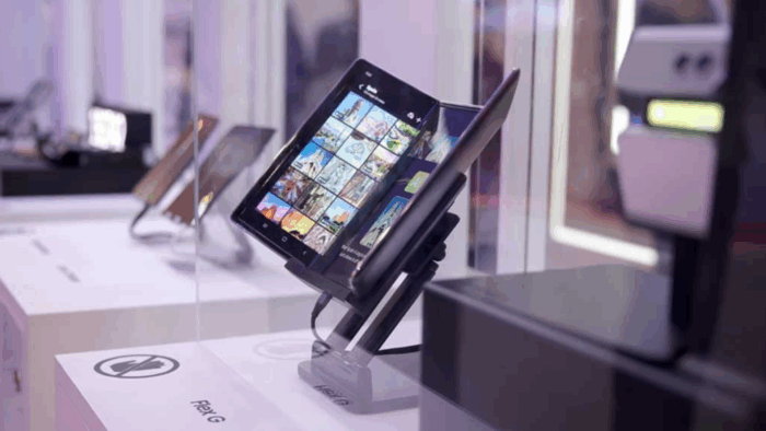 Samsung Üç Katlı Telefon: Büyük Ekran ve Güçlü Özellikler