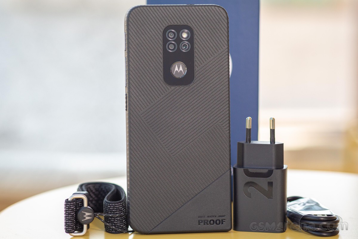 Motorola Defy (2021) Resim 3