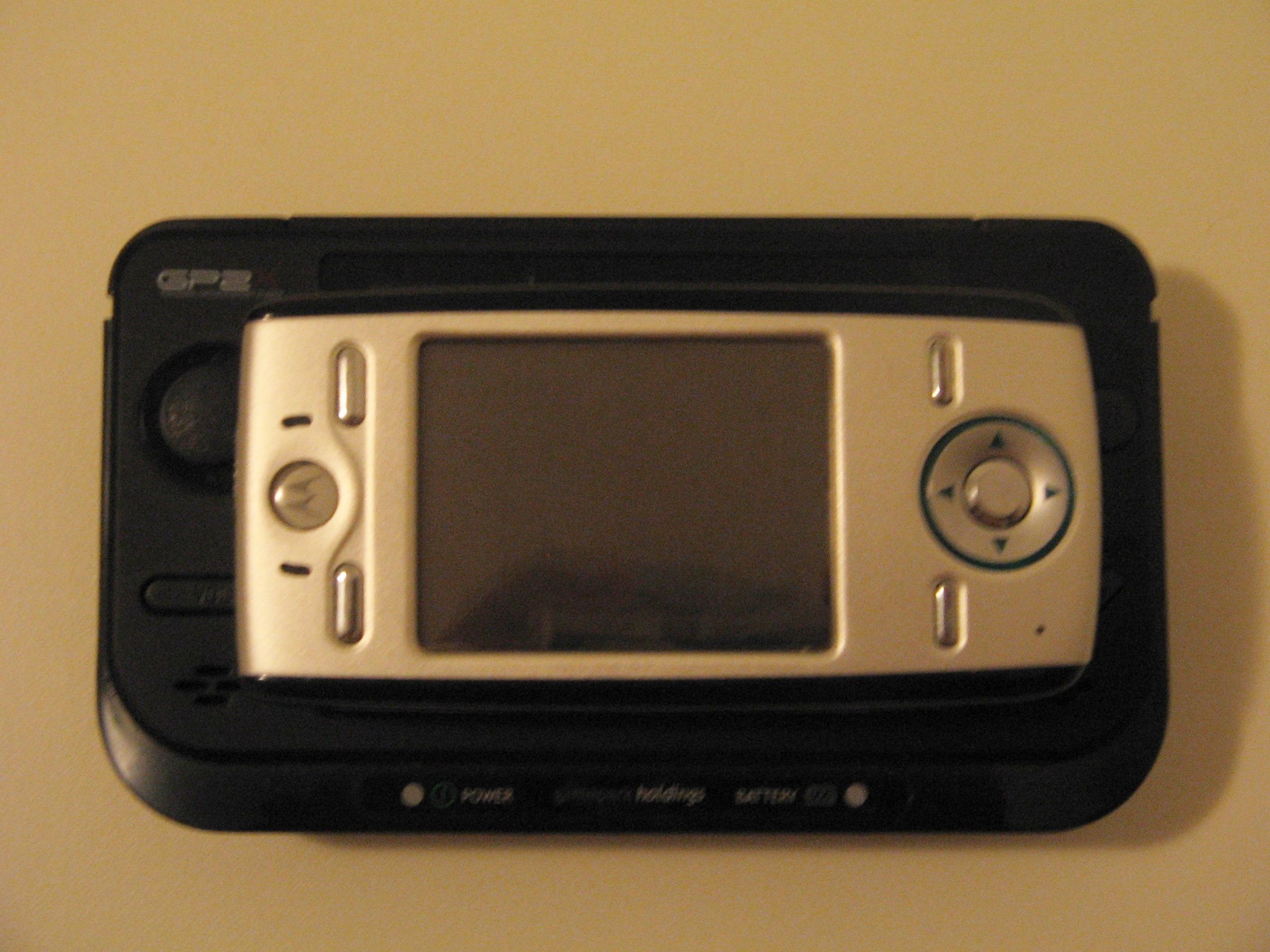 Motorola E680i Resim 5