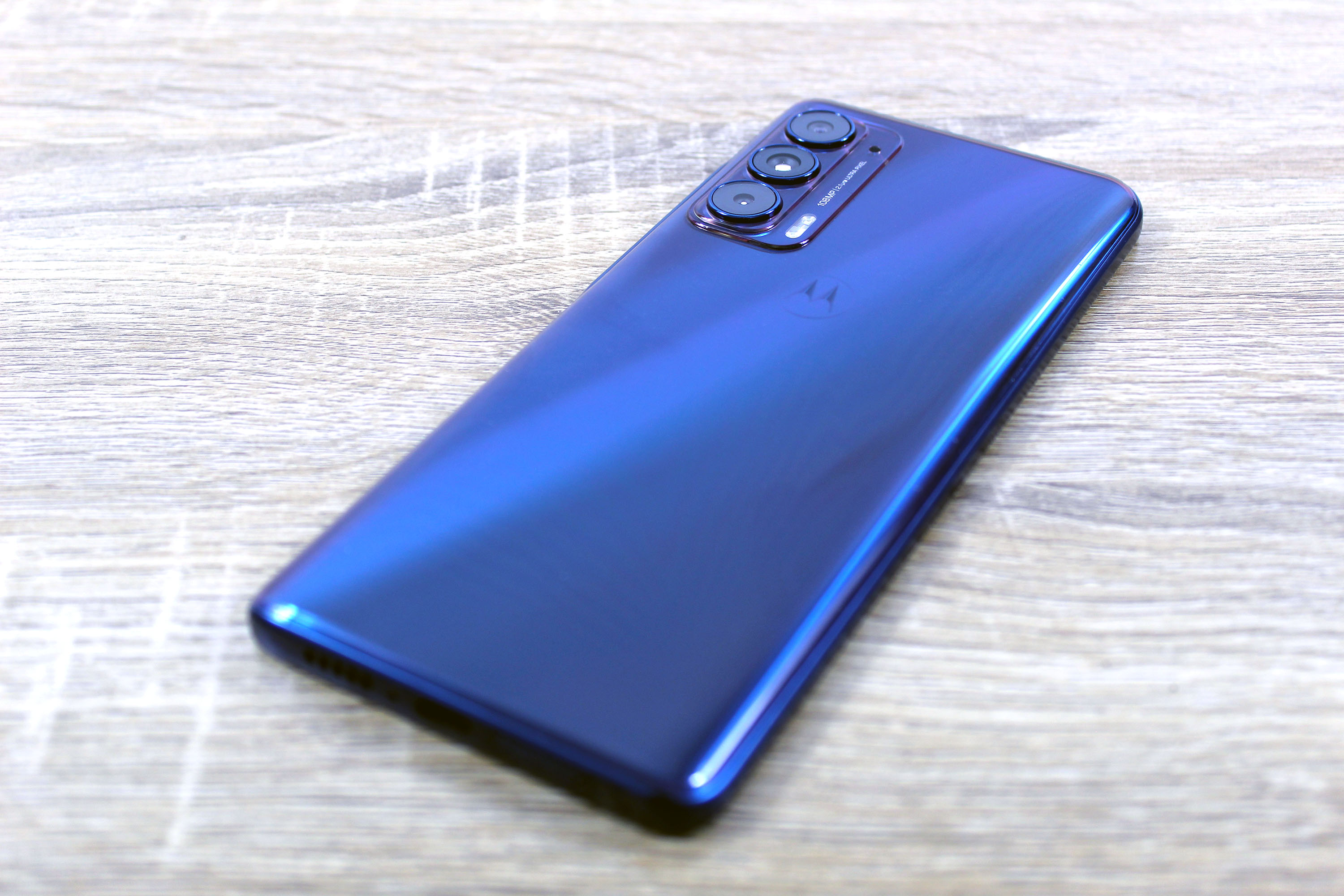 Motorola Edge 5G UW (2021) Resim 2