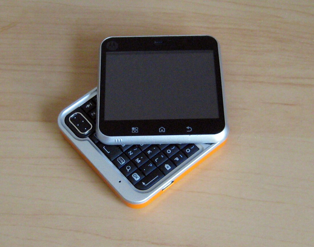 Motorola FlipOut Resim 5