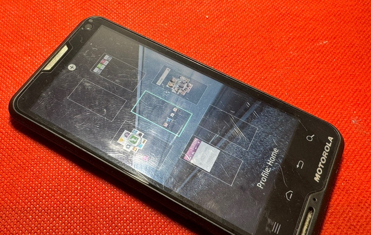 Motorola MOTO XT615 Resim 2