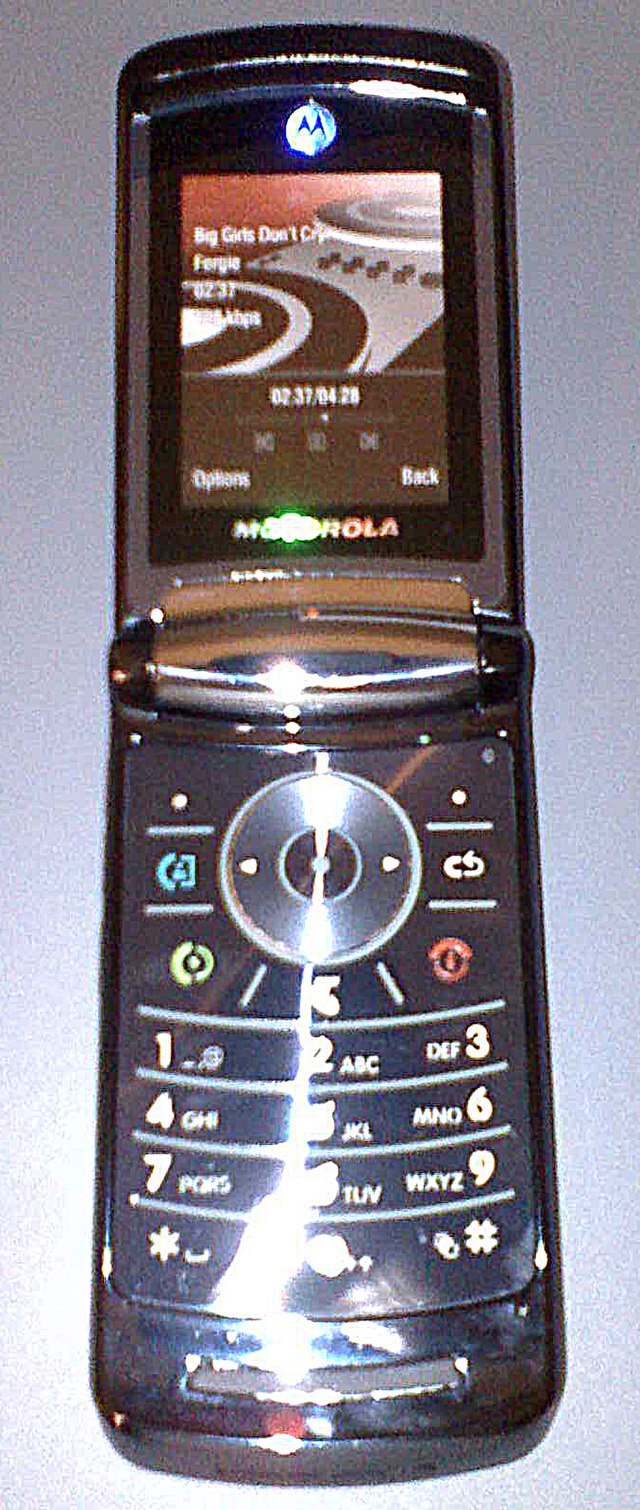 Motorola RAZR2 V9 Resim 4