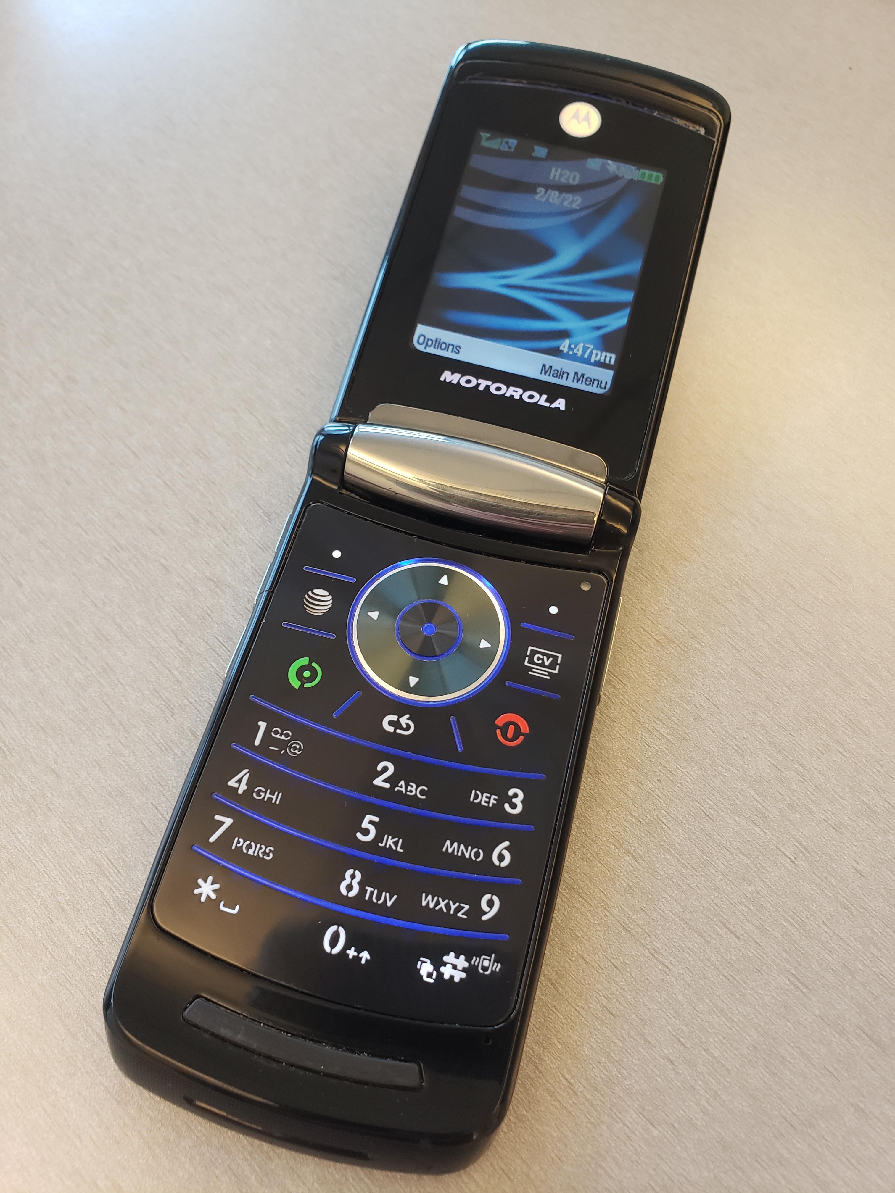 Motorola RAZR2 V9x Resim 2