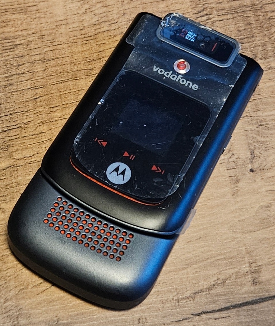 Motorola V1100