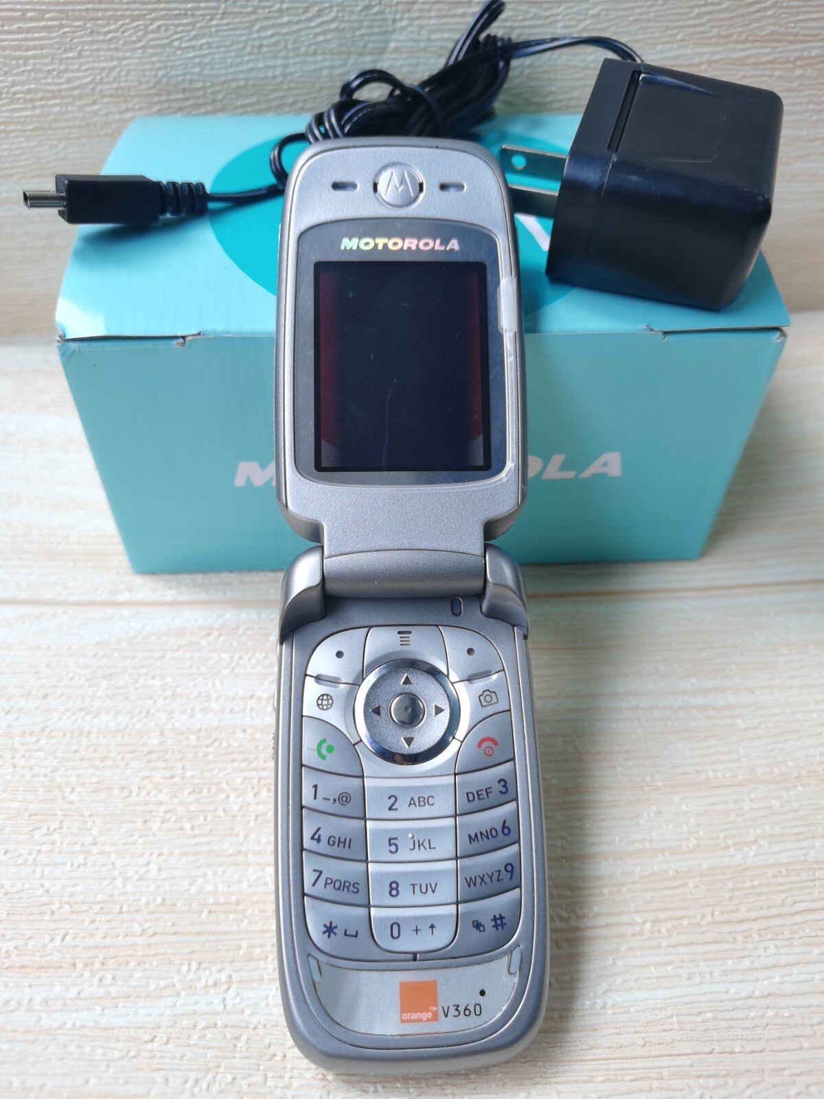 Motorola V360 Resim 2