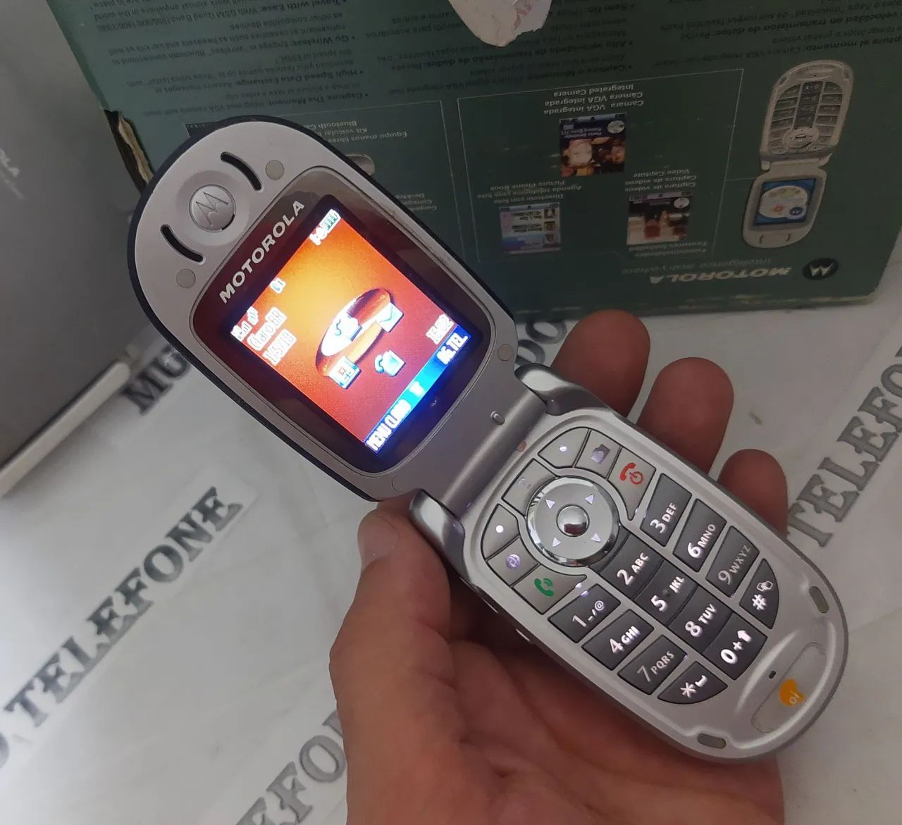 Motorola V555 Resim 2