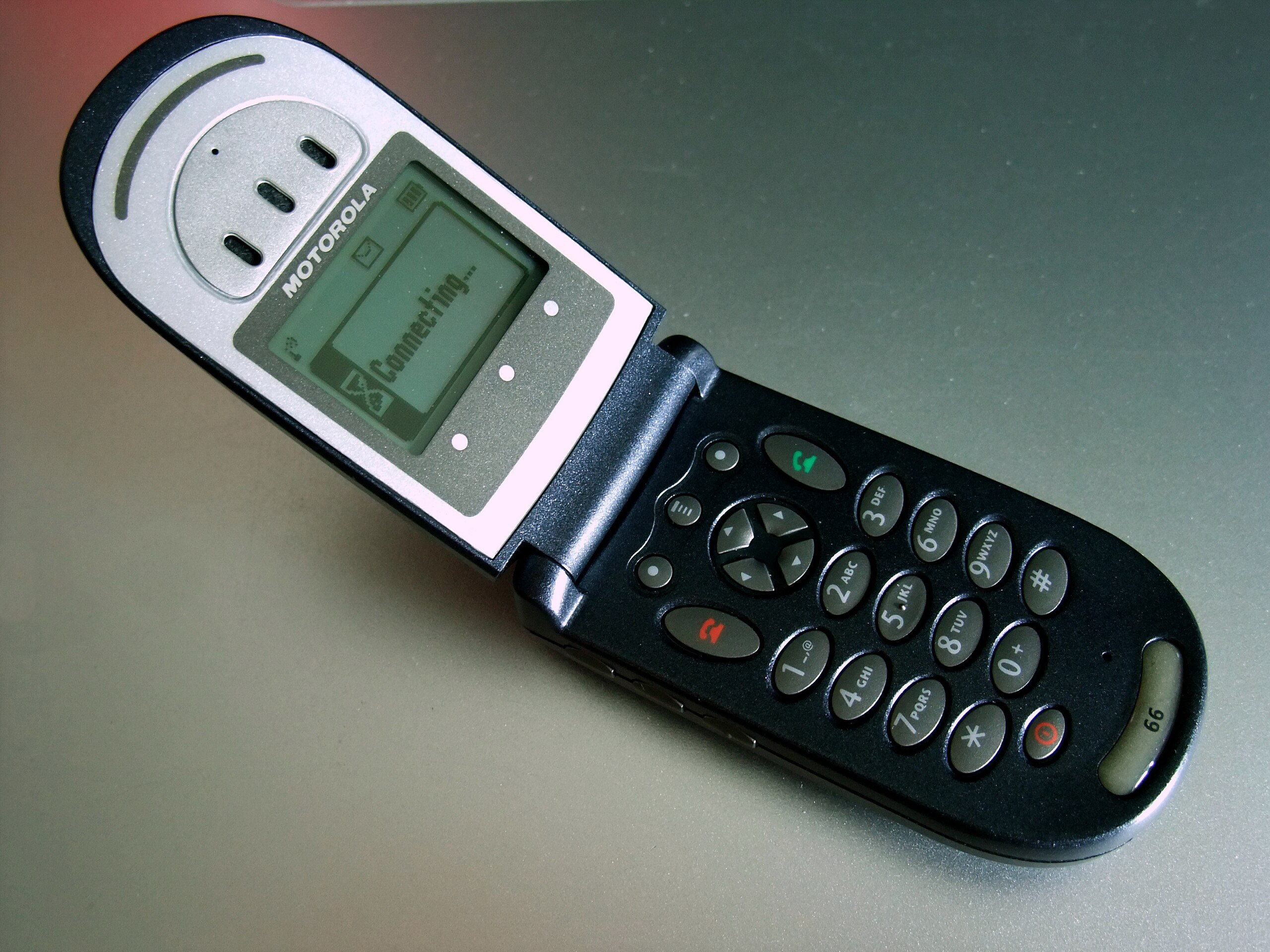 Motorola V66