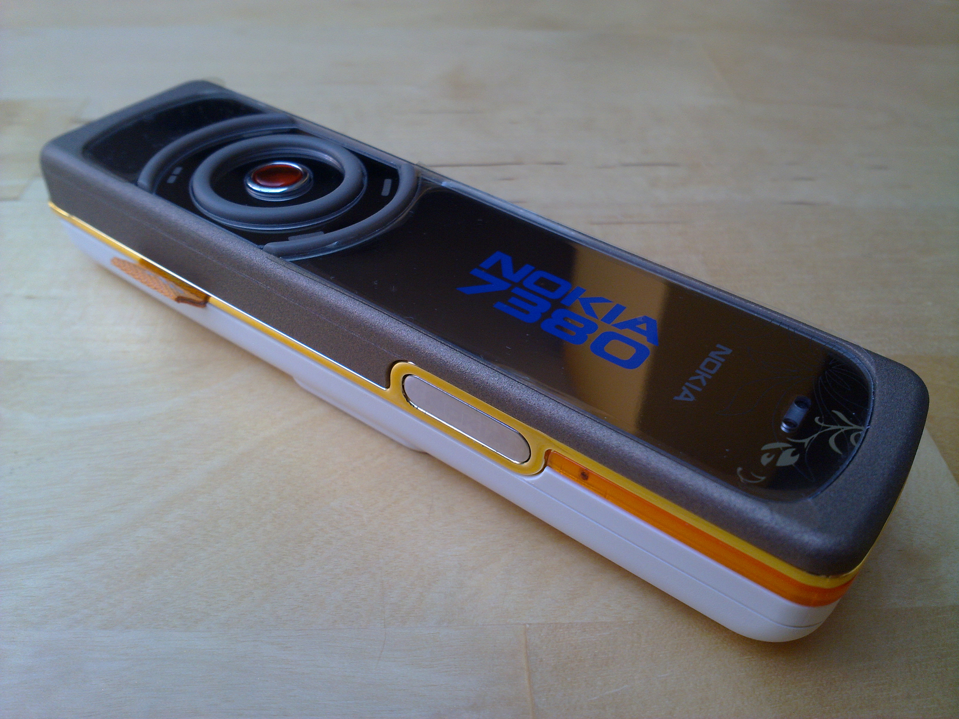 Nokia 7380