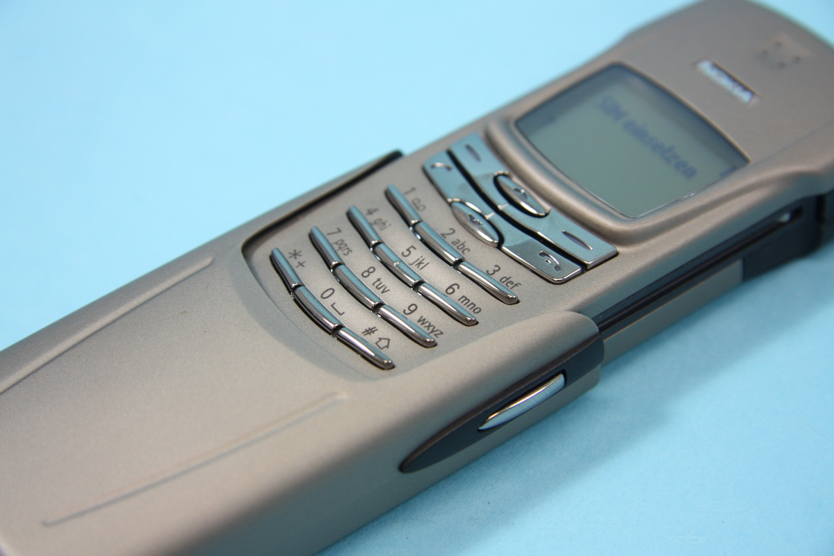 Nokia 8910i