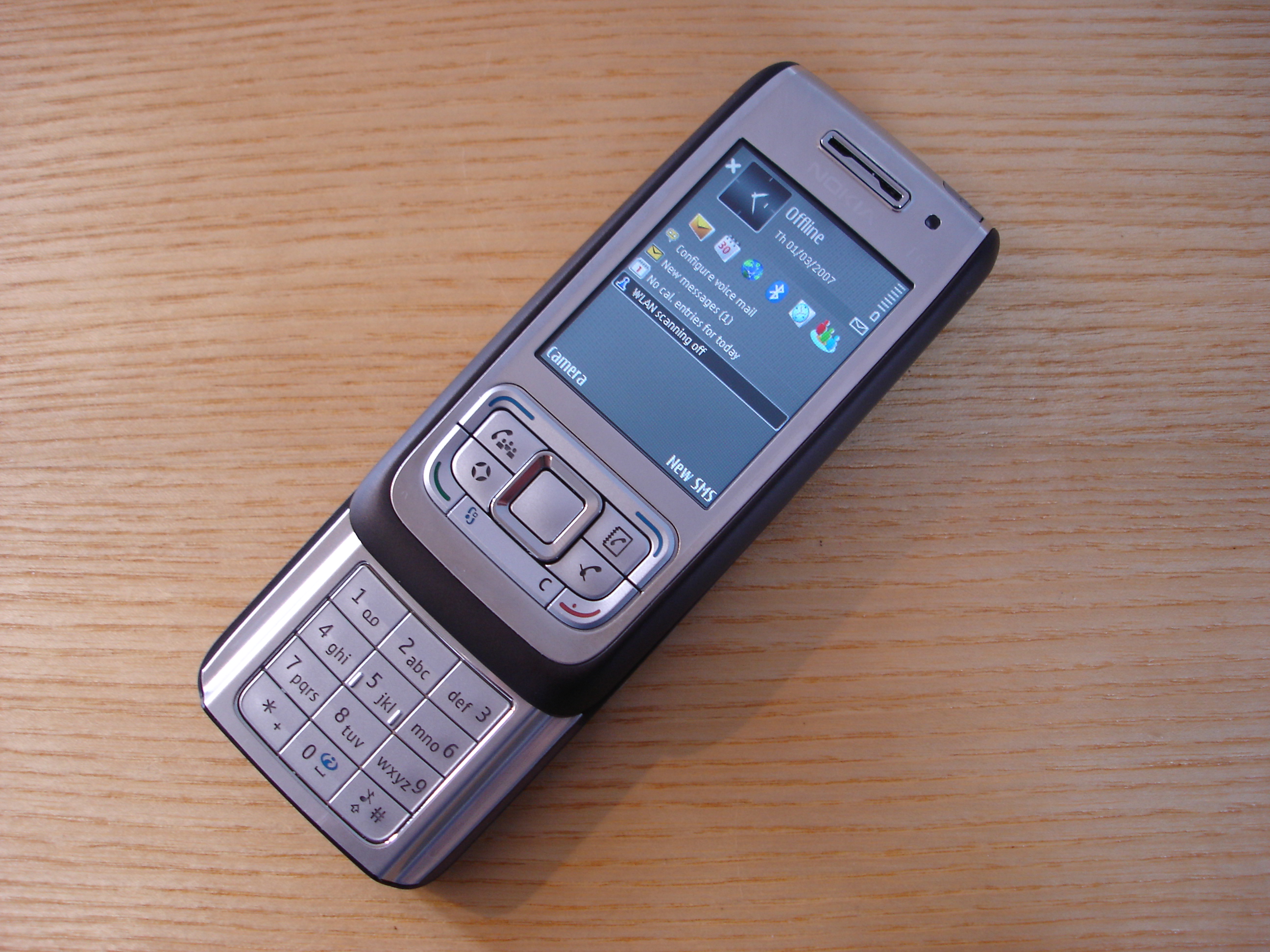 Nokia E65 Resim 4