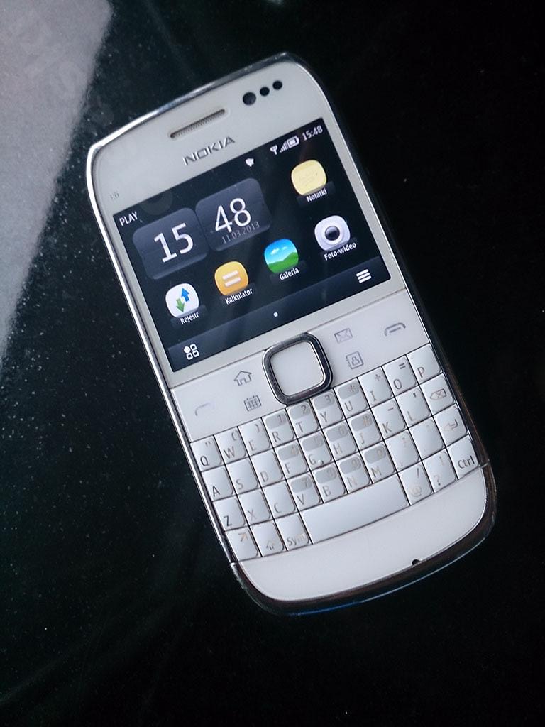 Nokia E6