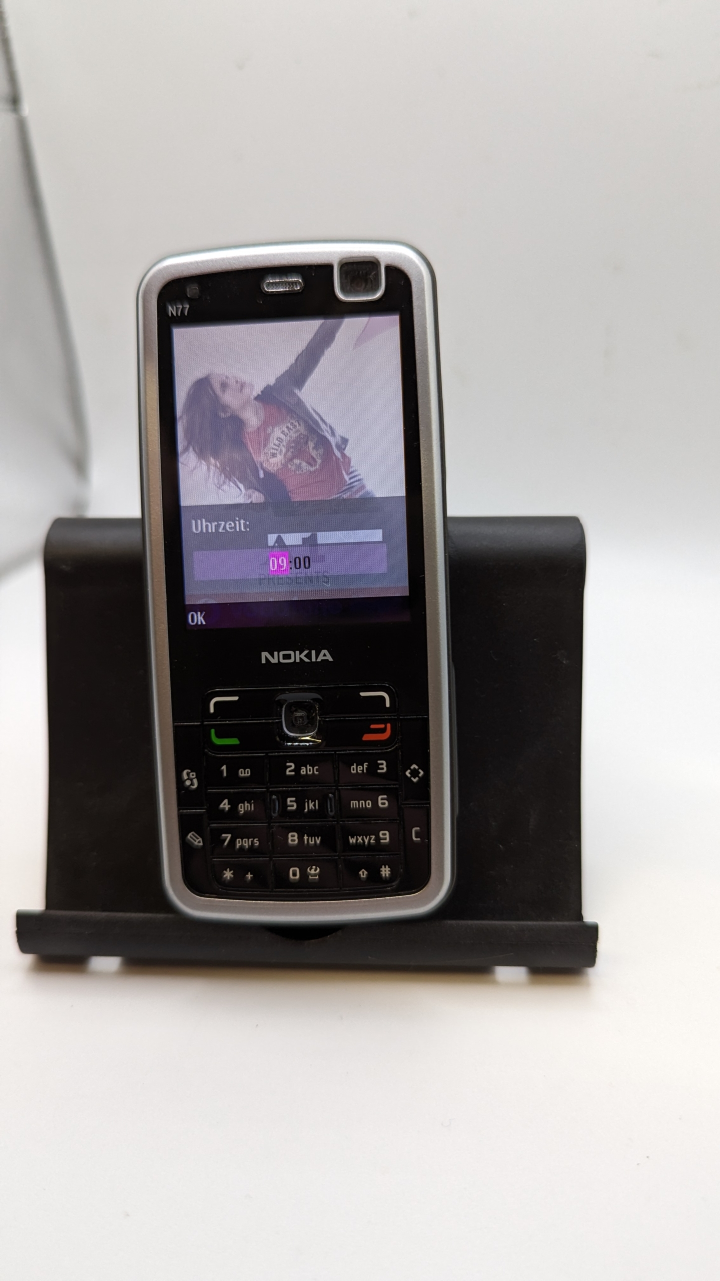 Nokia N77 Resim 2