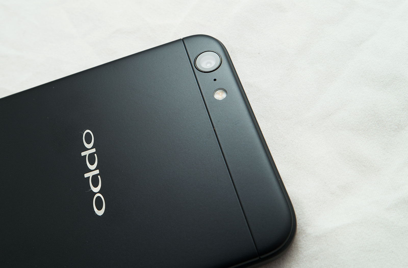 Oppo A57 (2016)