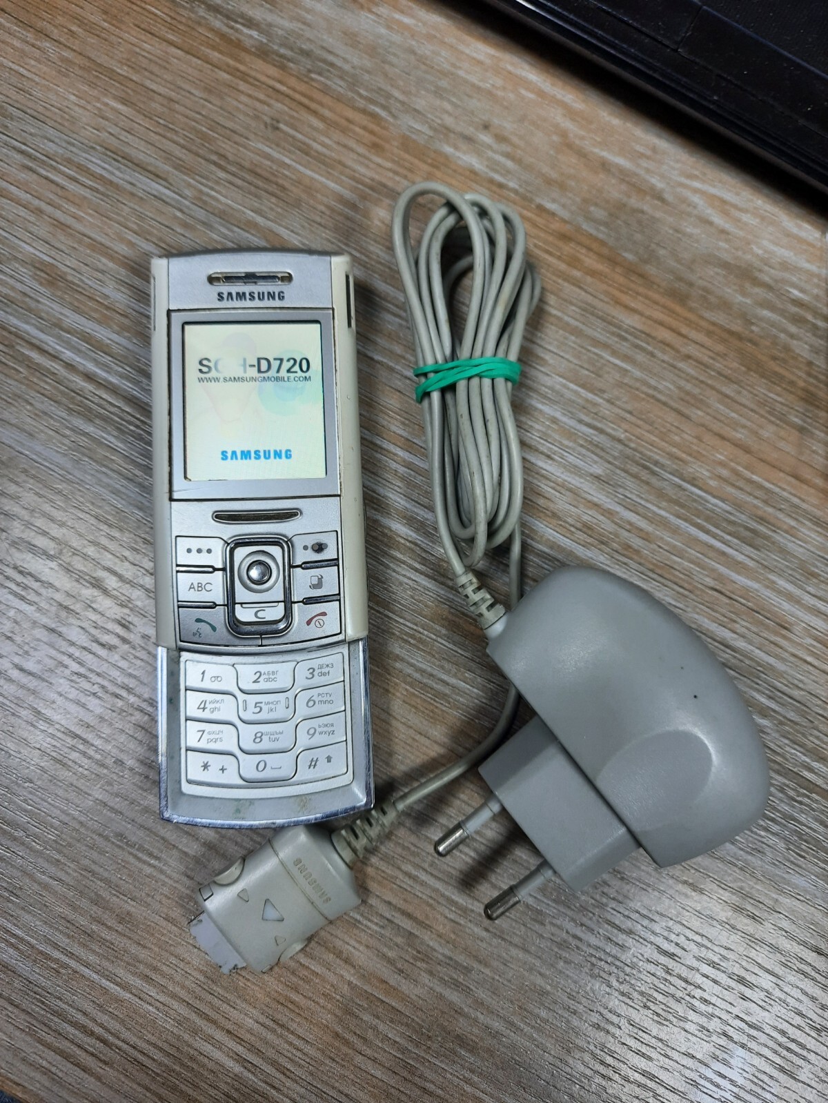 Samsung D720