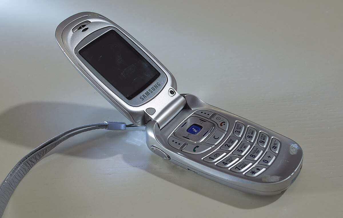 Samsung E100