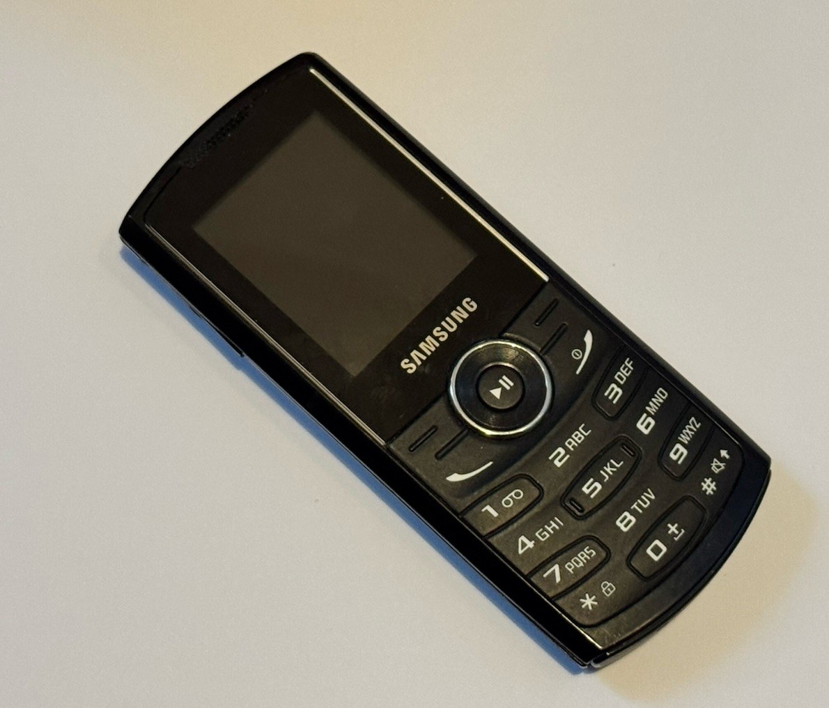 Samsung E2230