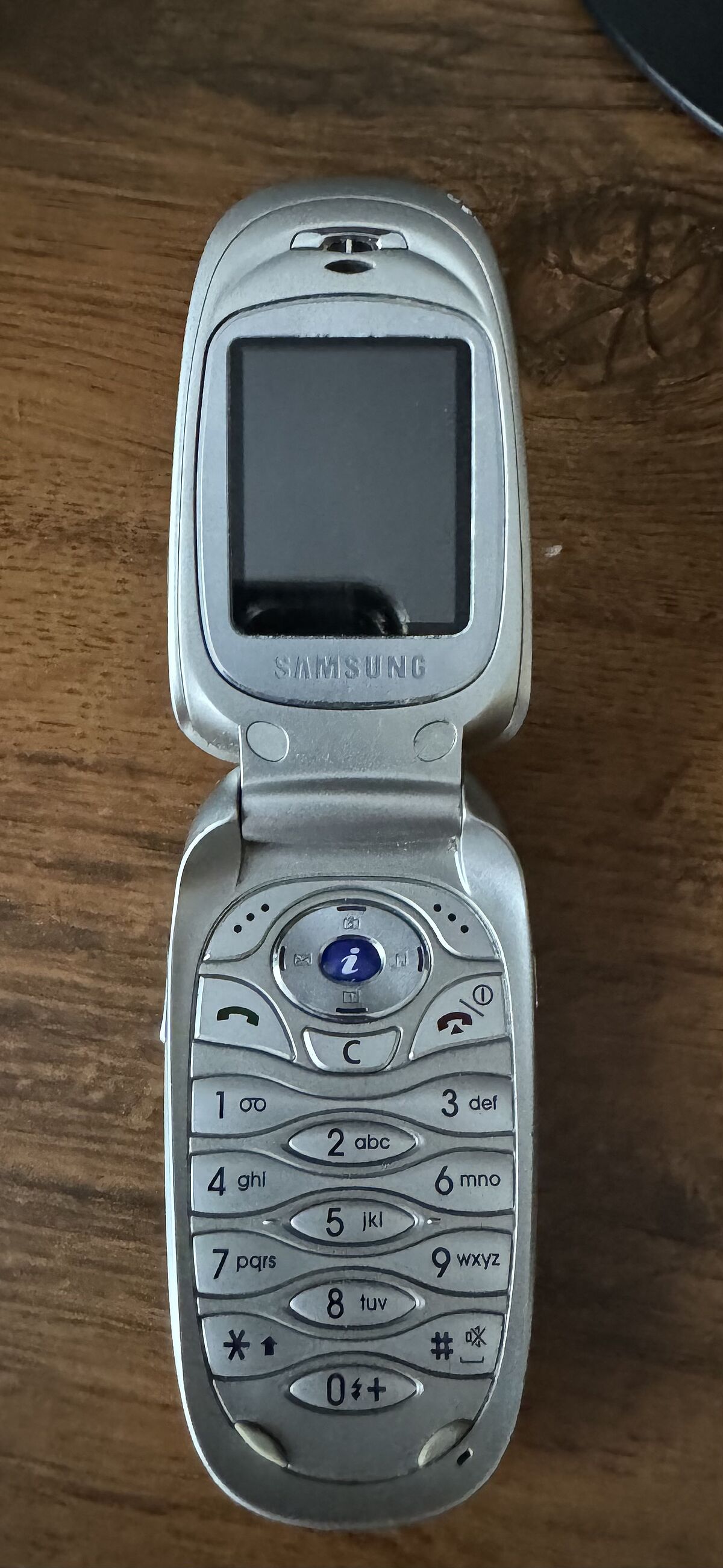 Samsung E330 Resim 2