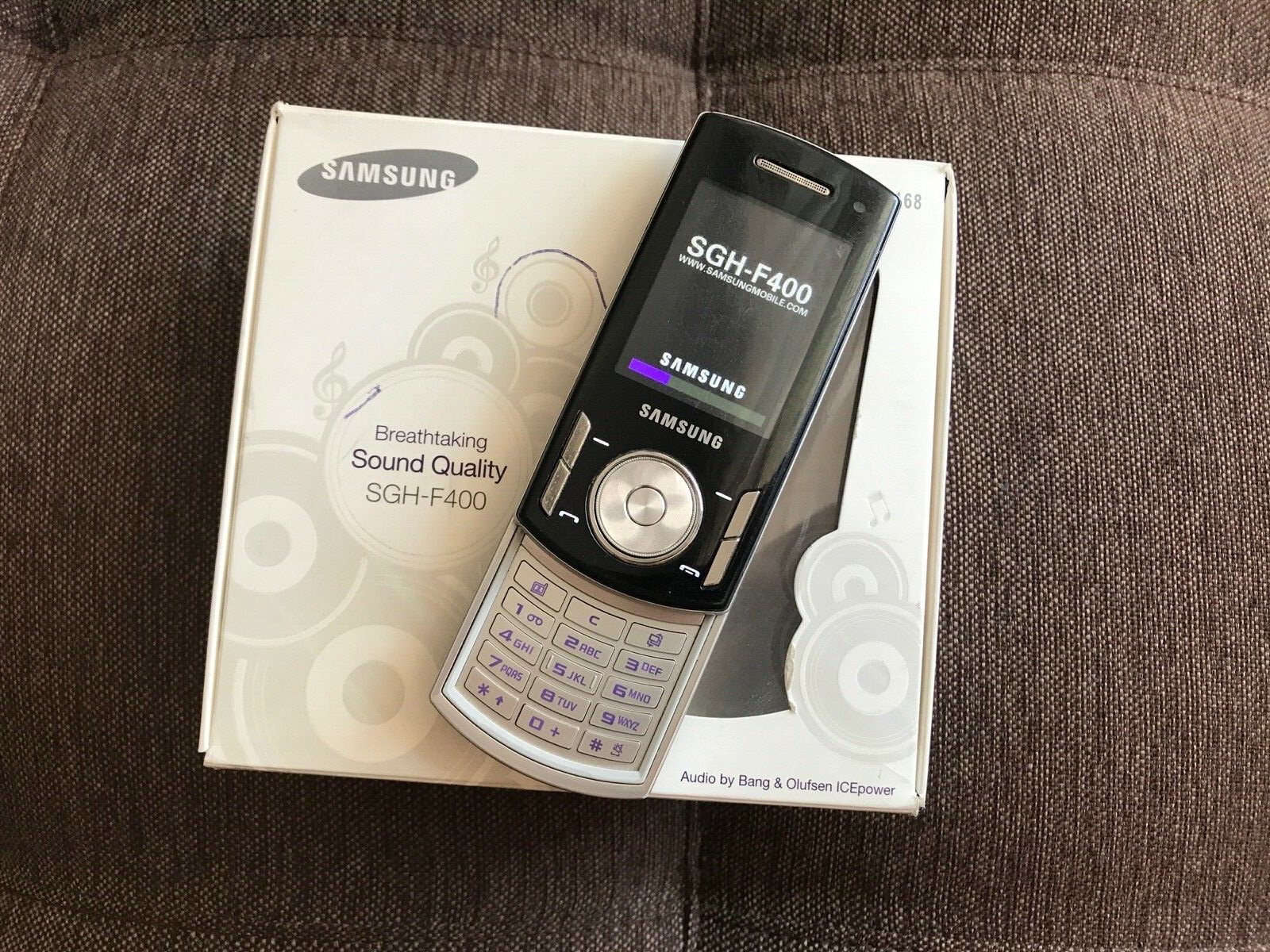 Samsung F400