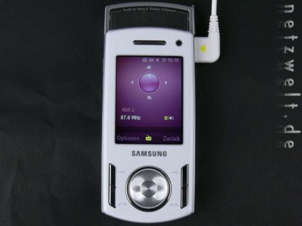 Samsung F400 Resim 4