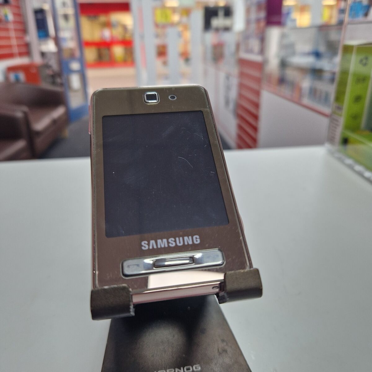 Samsung F480i Resim 3