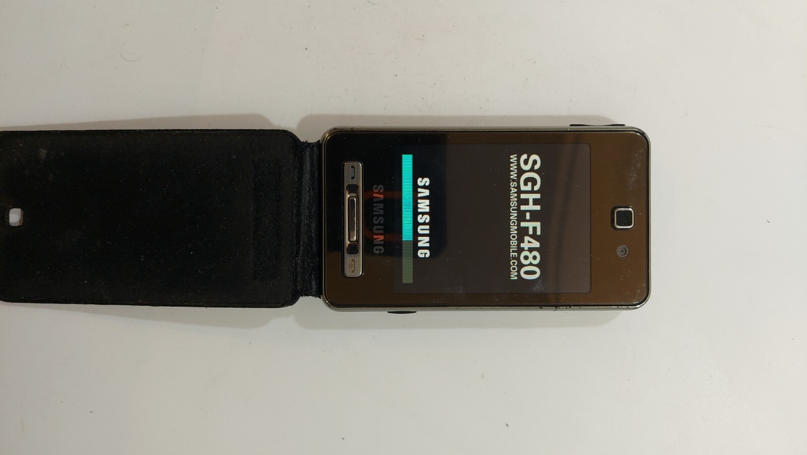 Samsung F480i Resim 5