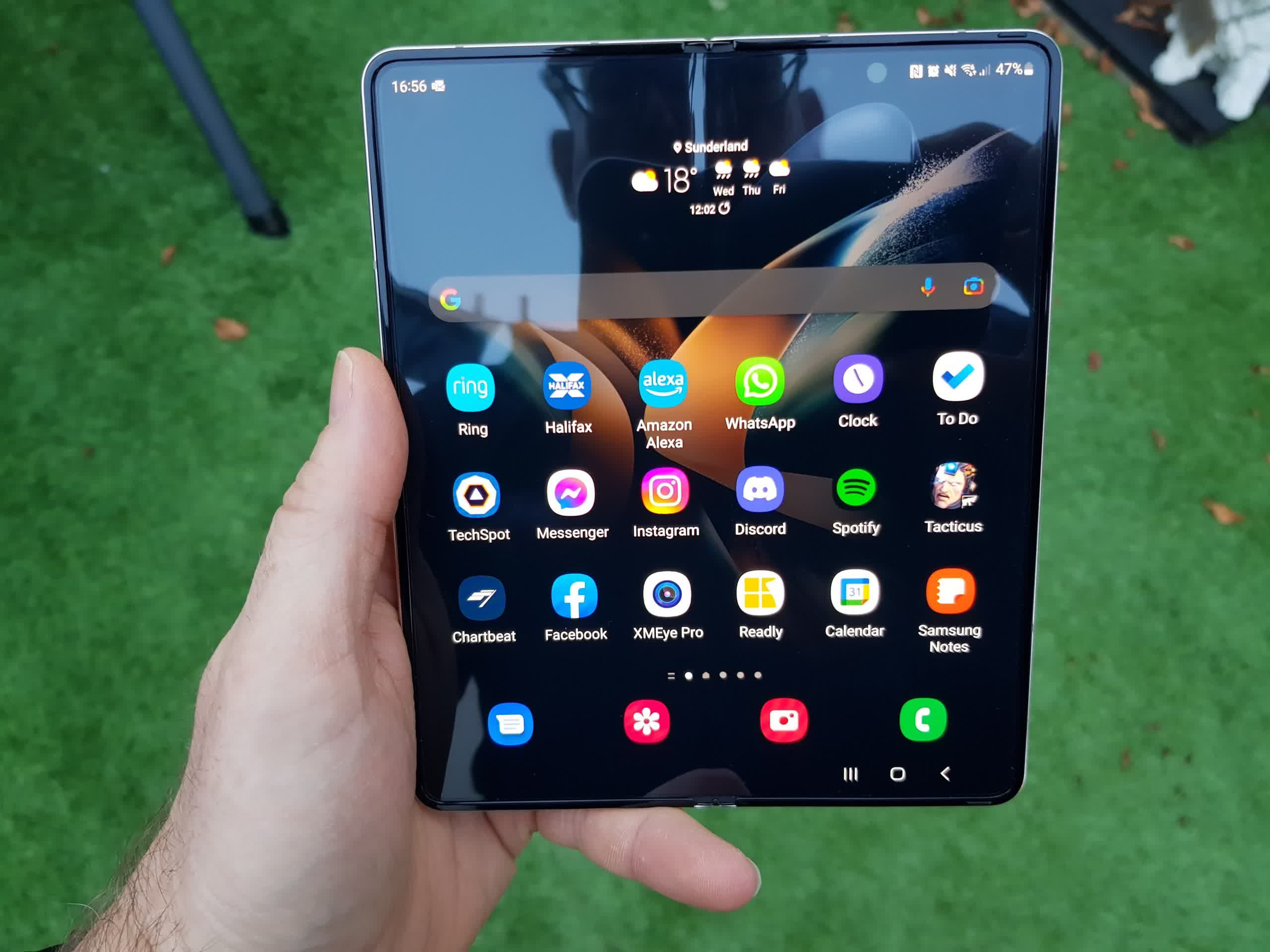 Samsung Galaxy Fold Resim 2