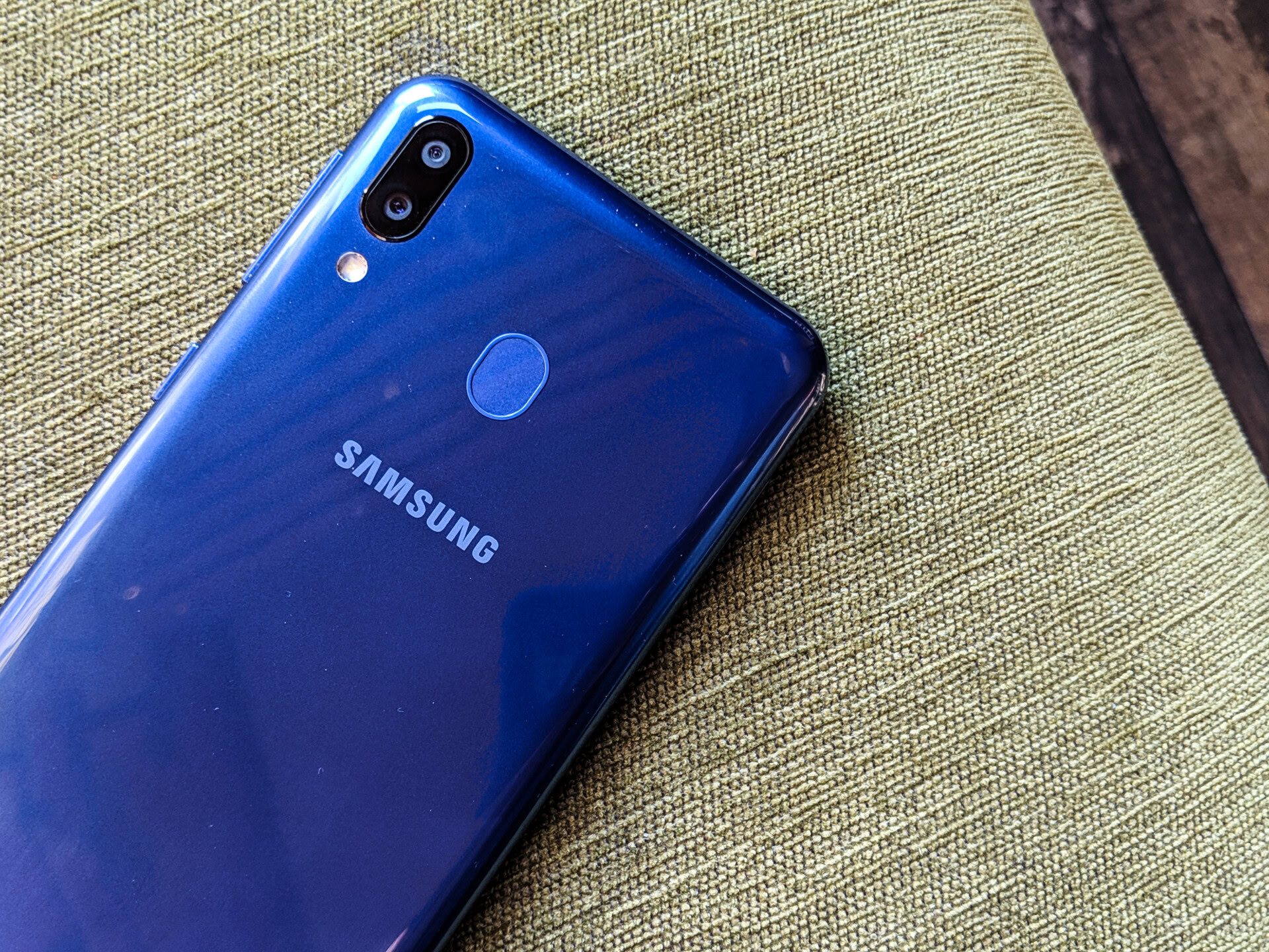 Samsung Galaxy M20 Resim 5