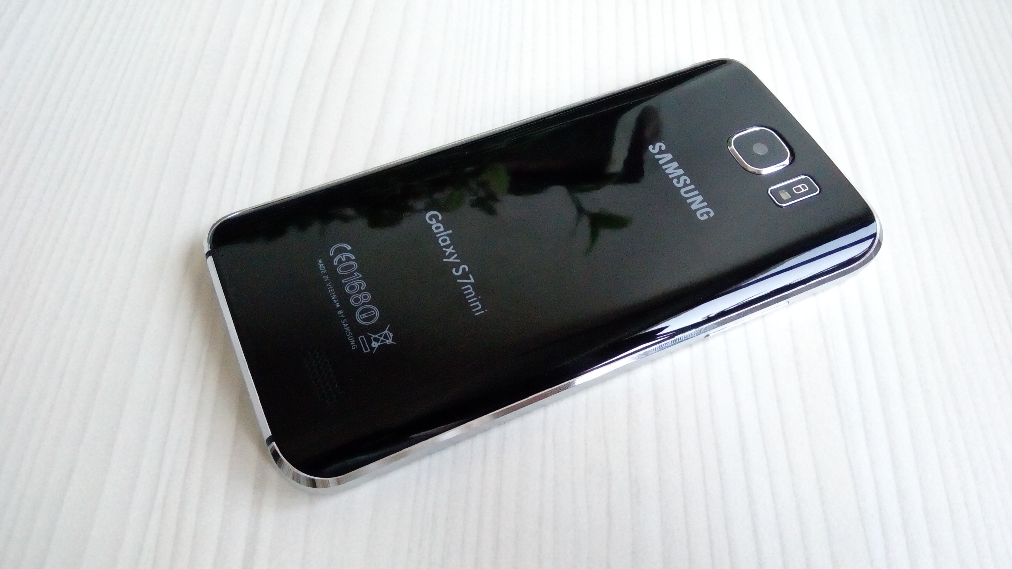 Samsung Galaxy S7 mini Resim 2