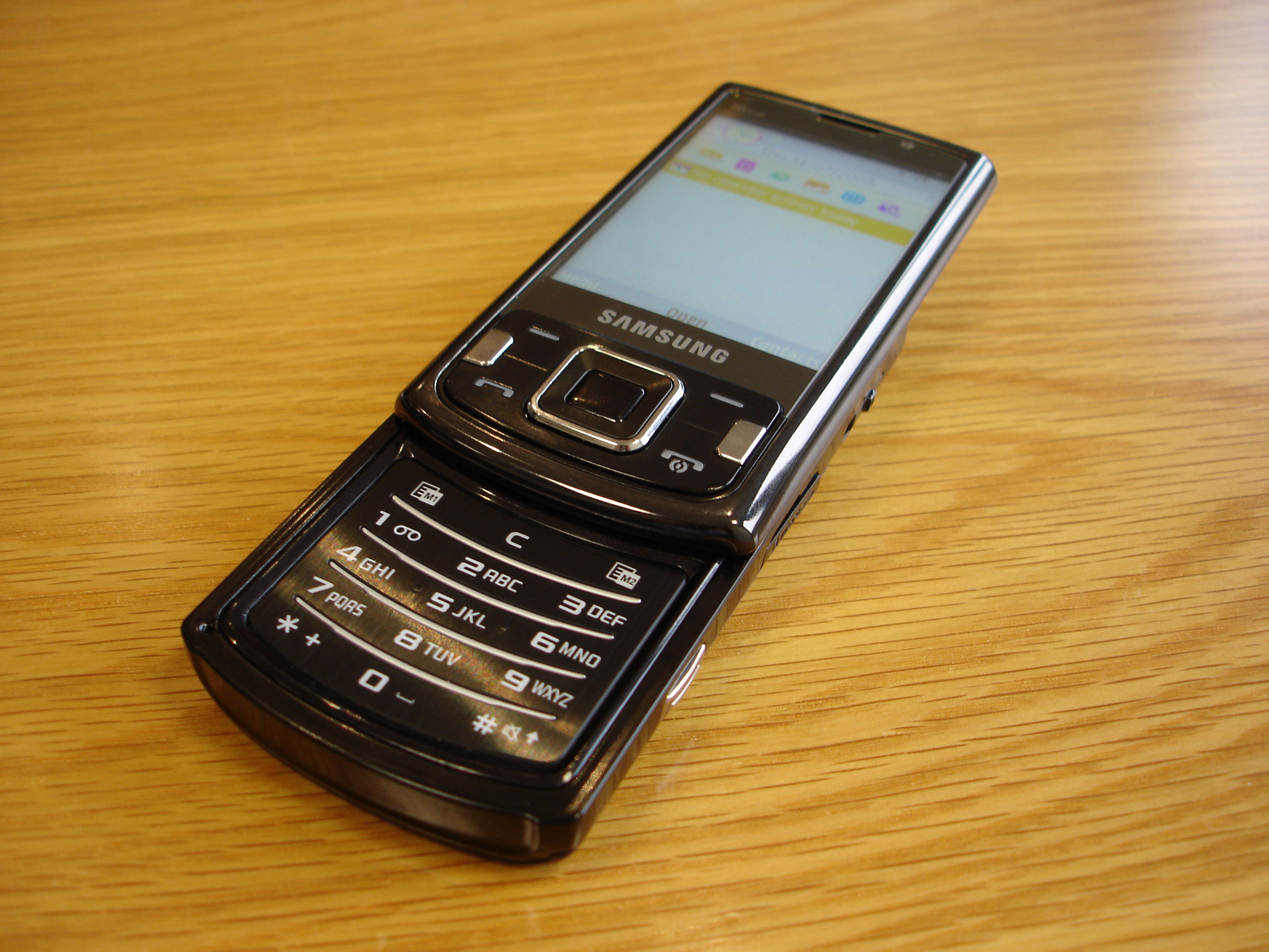 Samsung i8510 INNOV8 Resim 3