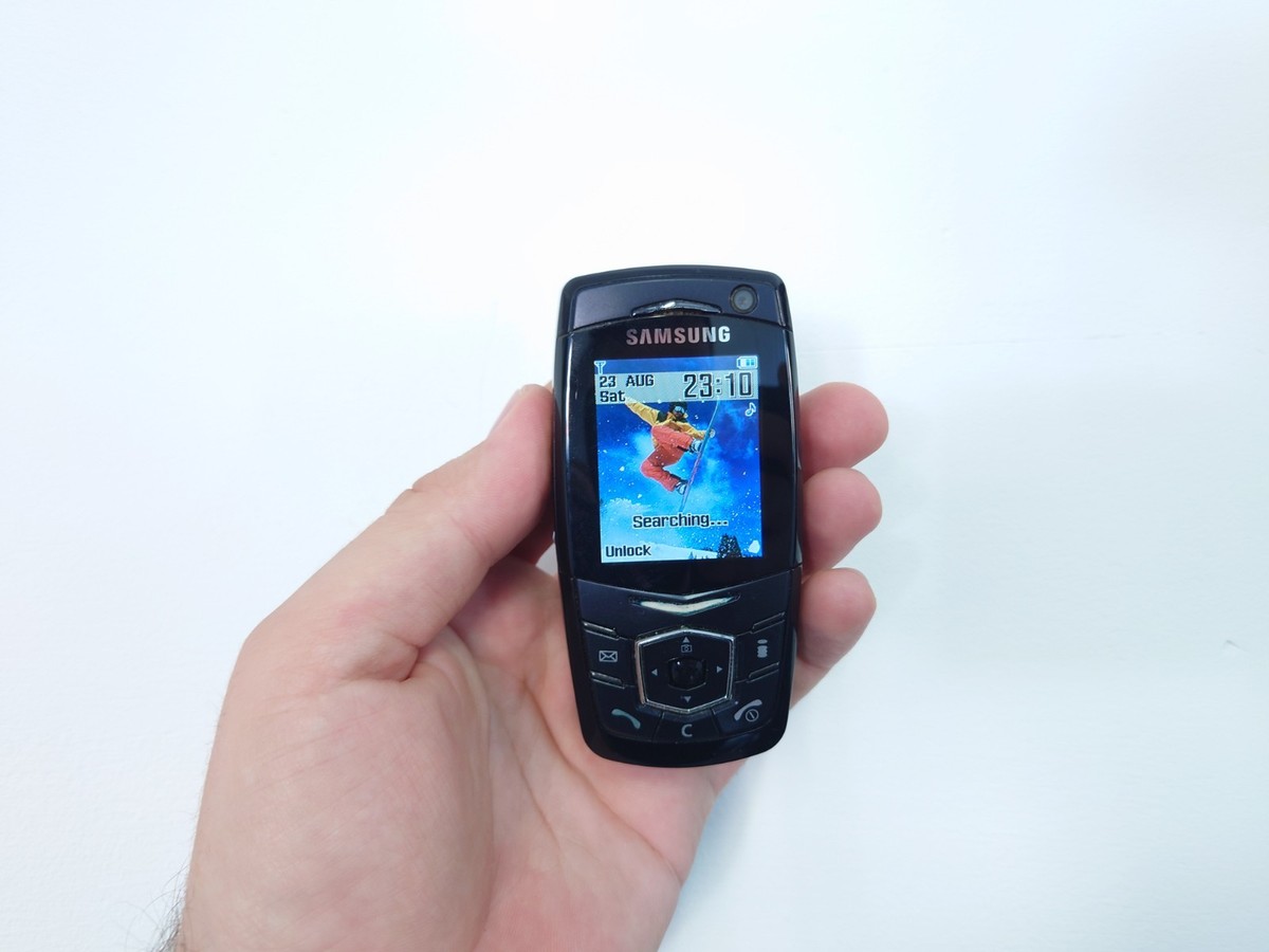Samsung Z320i Resim 5