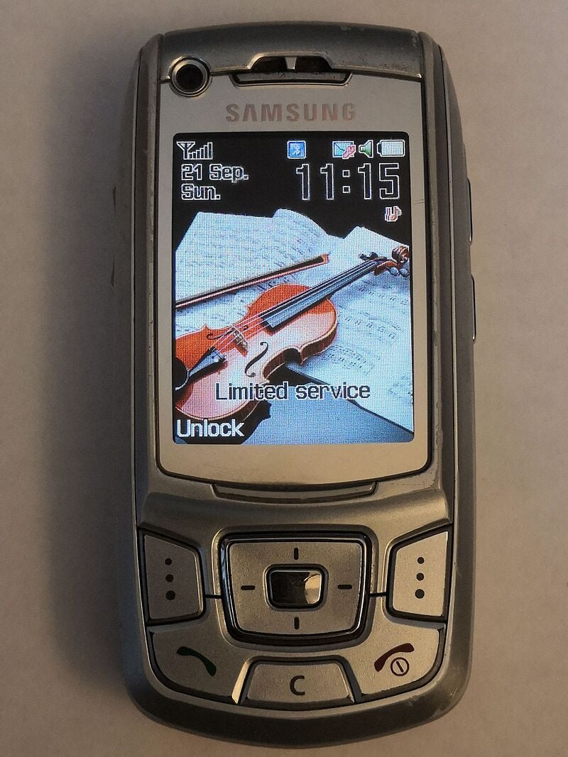 Samsung Z400 Resim 2